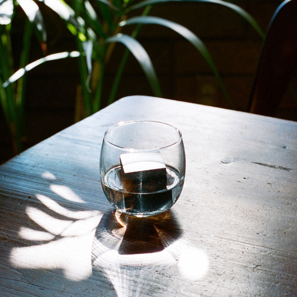 CUBES DE PIERRES À BOIRE | Ensemble de 4 pierres rafraîchissantes | Runa Klock | Connaissance de la zone