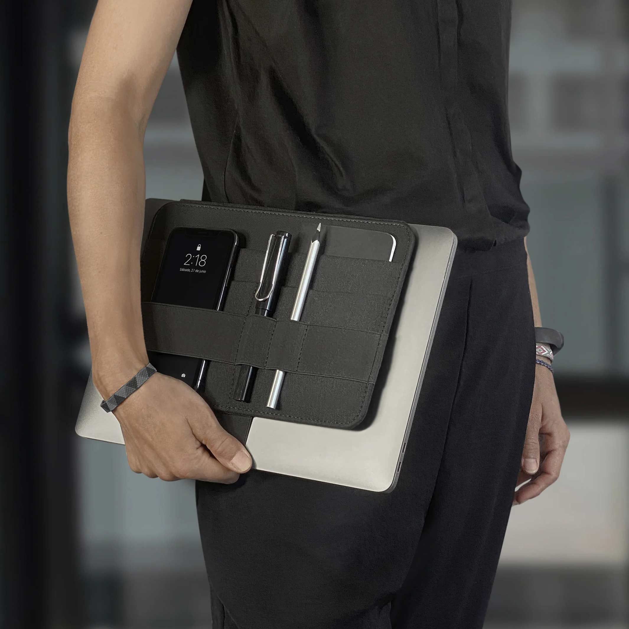 FOLD PRO - ansteckbarer Organizer für 13-15“ Laptops | beblau