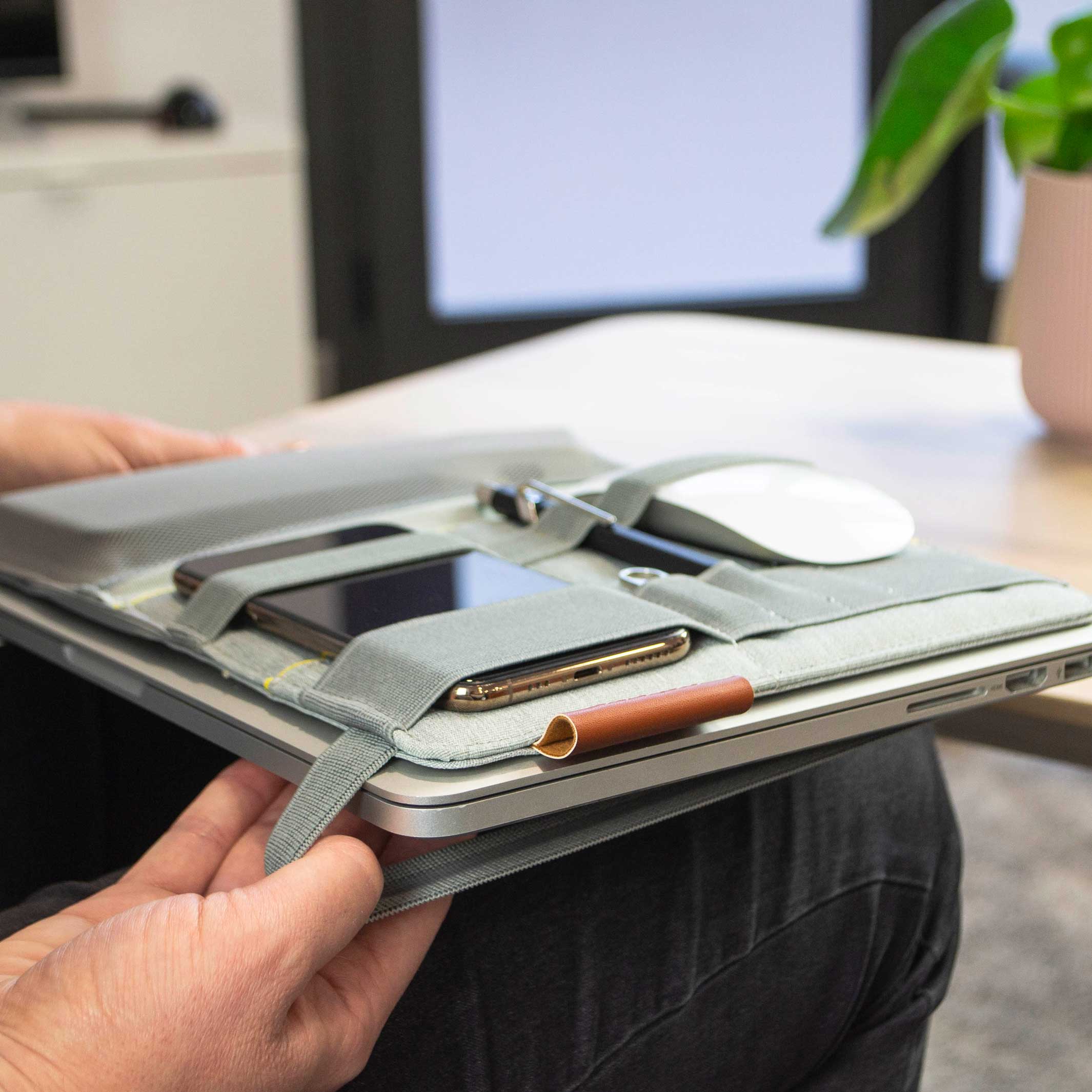 FOLD | 2-IN-1 portable DESKTOP ORGANIZER | 30x21 cm | beblau