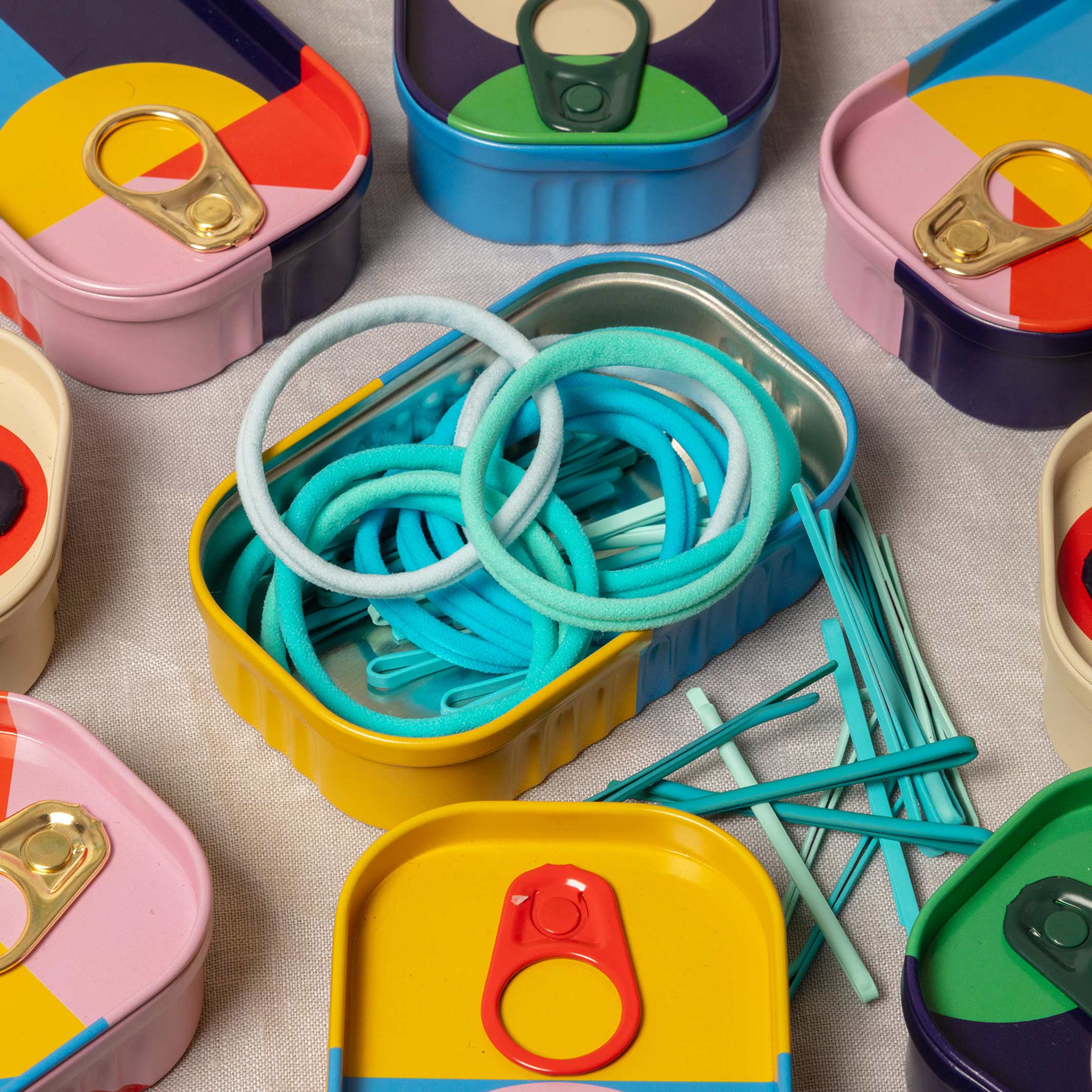 GREAT HAIR DAY - Tinned Goods - Haar-Gummis & -Klammern | Block Design