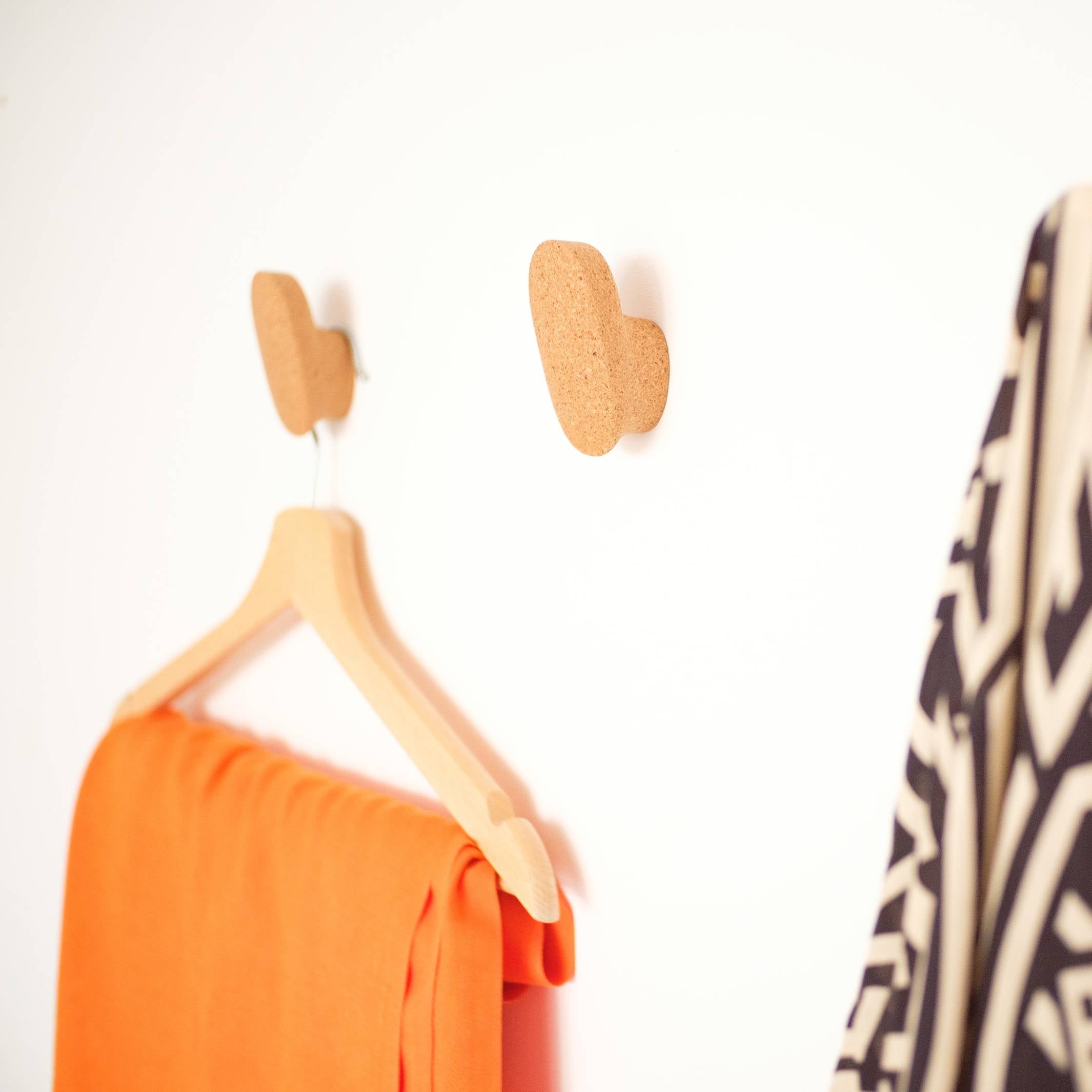 HAPPY FEET - patère - liège | Studio Christoph Steiger