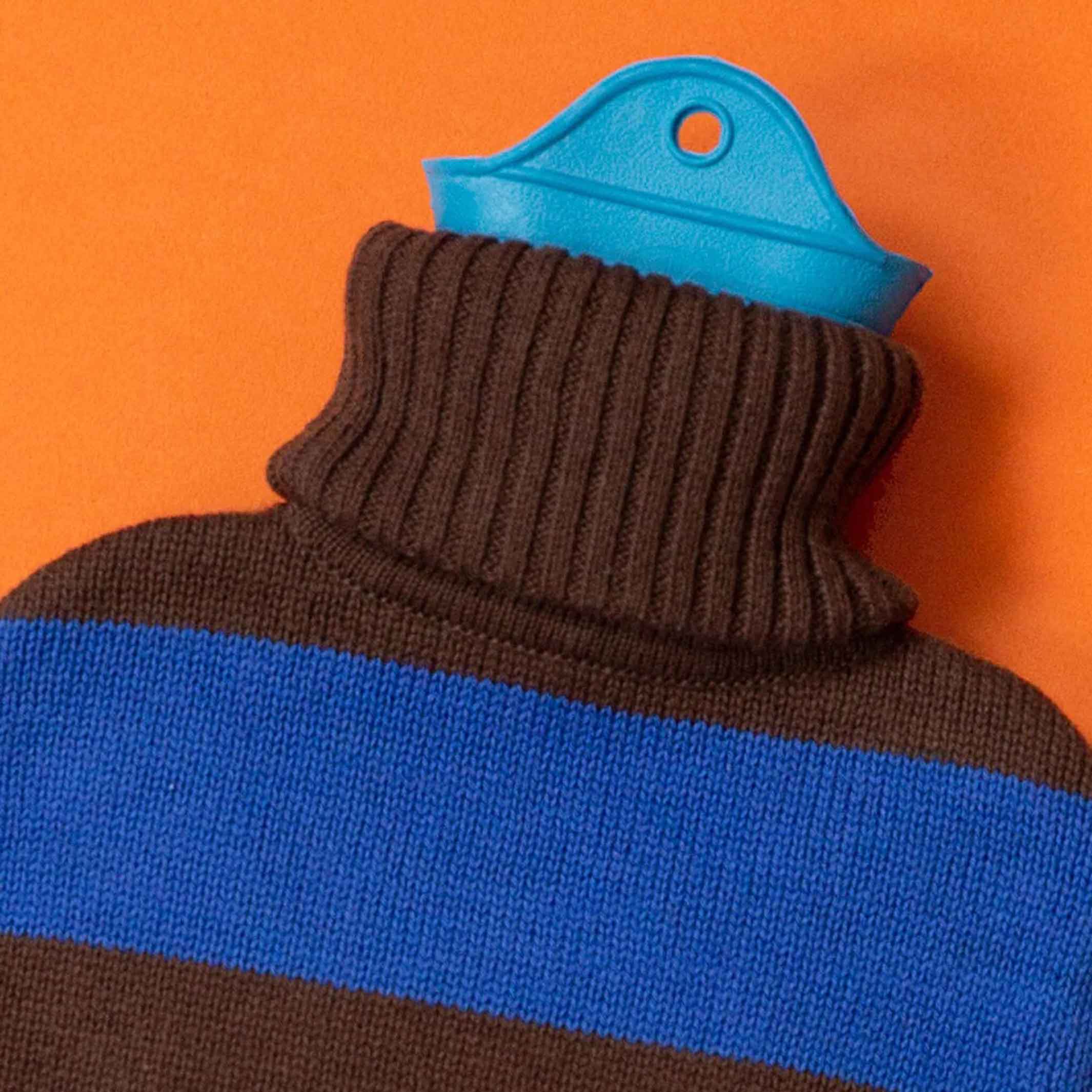 HOT WATER BOTTLE with turtleneck | Cobalt & Dark Brown | Suite702