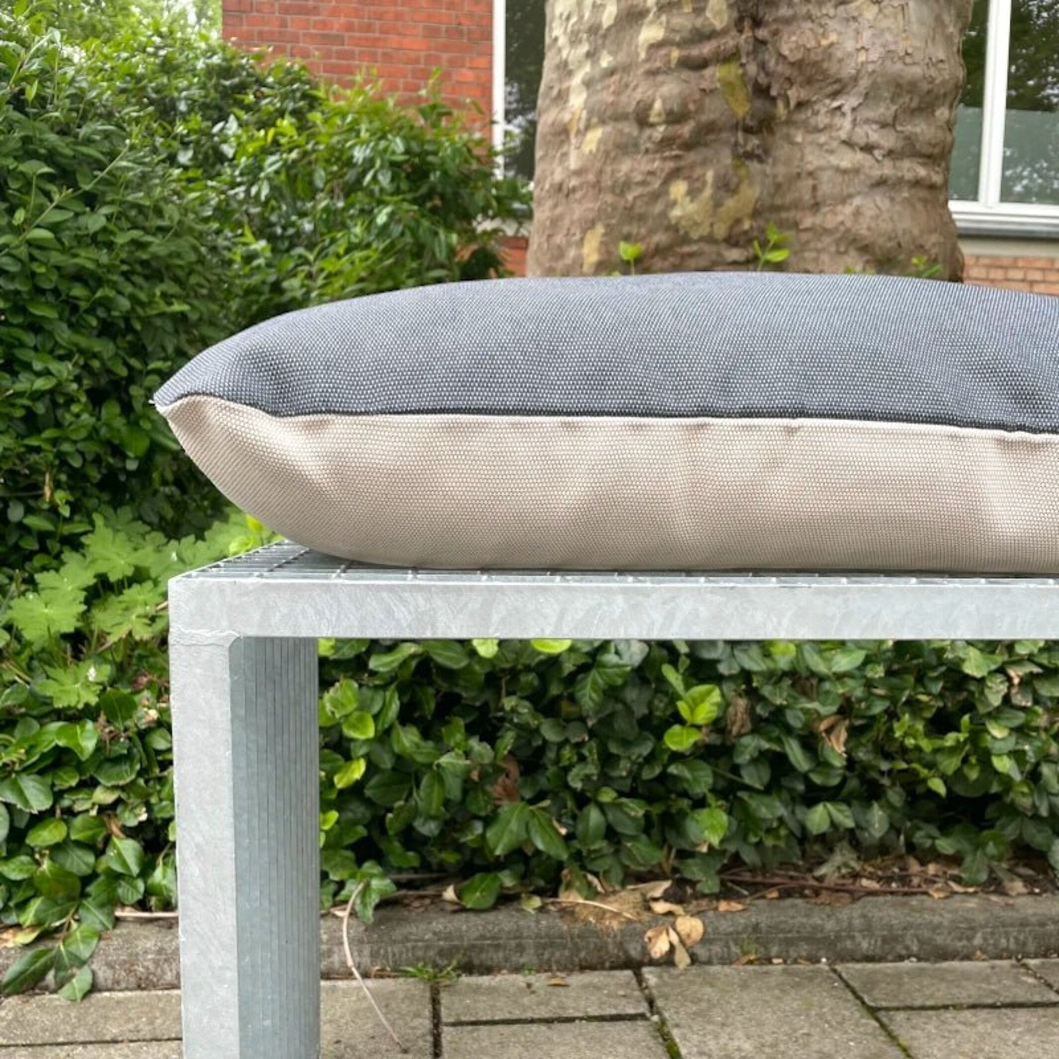 STAHL & SAND - Outdoor Kissen - zweifarbig | hum