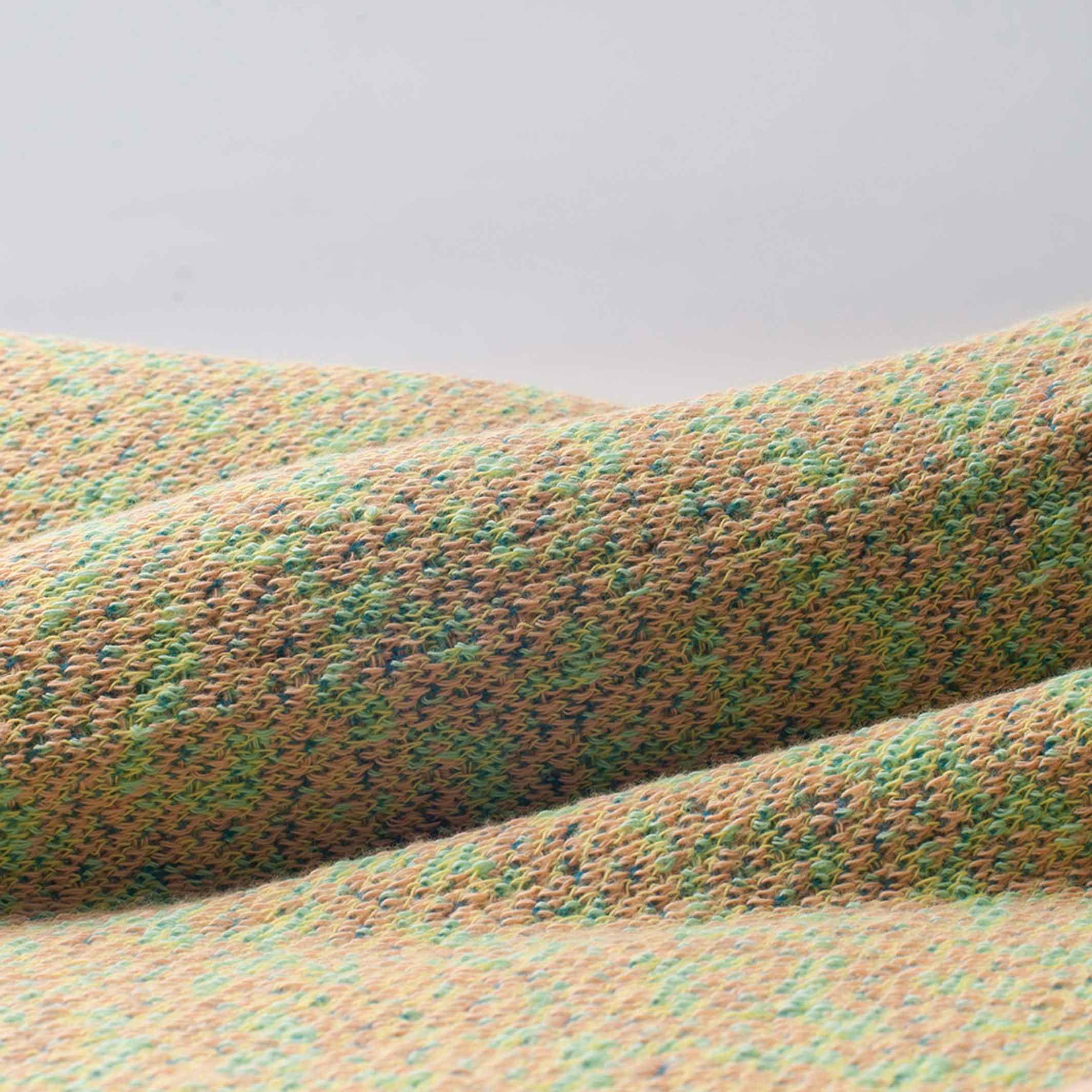 BITMAP LABYRINTH Fresh Green | hellgüne TAGESDECKE | 180x140 cm | 90% Baumwolle | Cristian Zuzunaga
