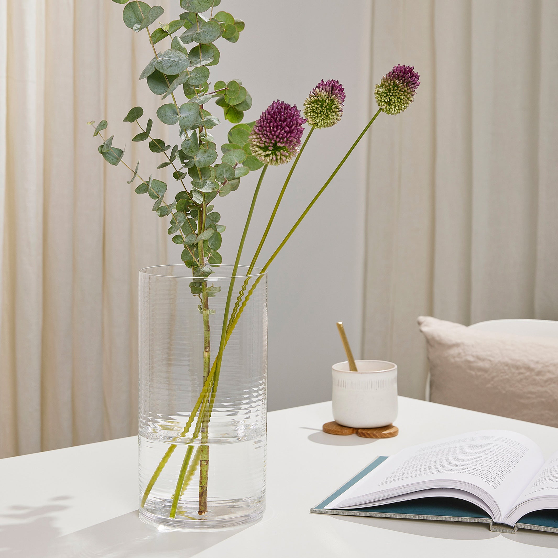 LAINE CYLINDRICAL | zylinderförmige GLAS-VASE | H=25 cm | Samuli Helavuo | Spring Copenhagen