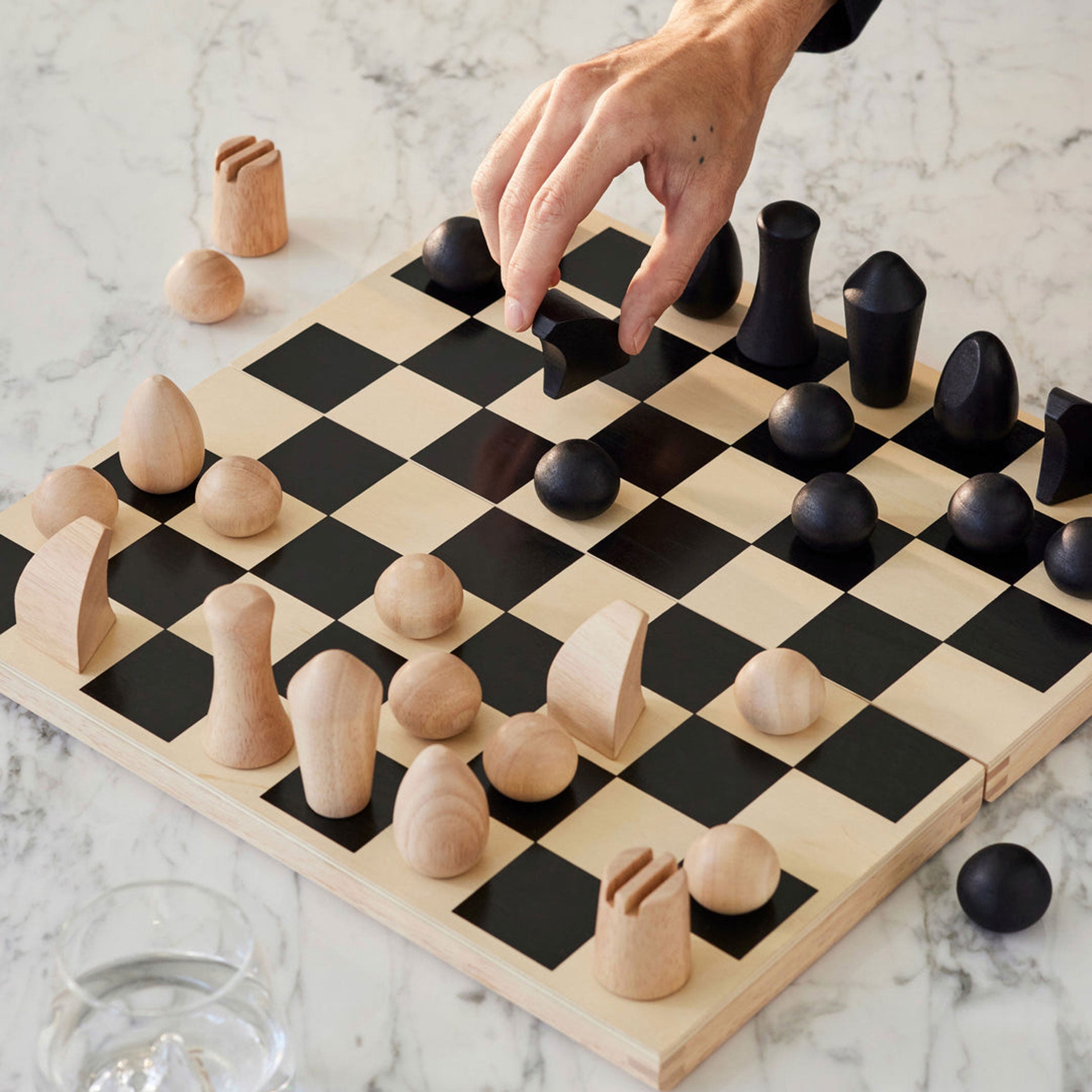 PANISA CHESS SET | Holz-SCHACHSPIEL | Panisa Khunprasert | MoMA