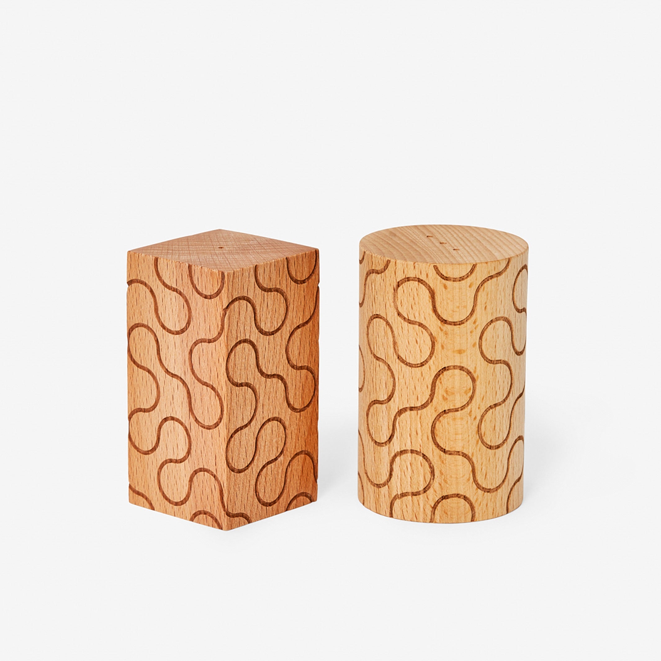SHAKERS DE MOTIFS | SALIÈRE ET POIVRIÈRE en bois | Dusen Dusen | Sont conscients