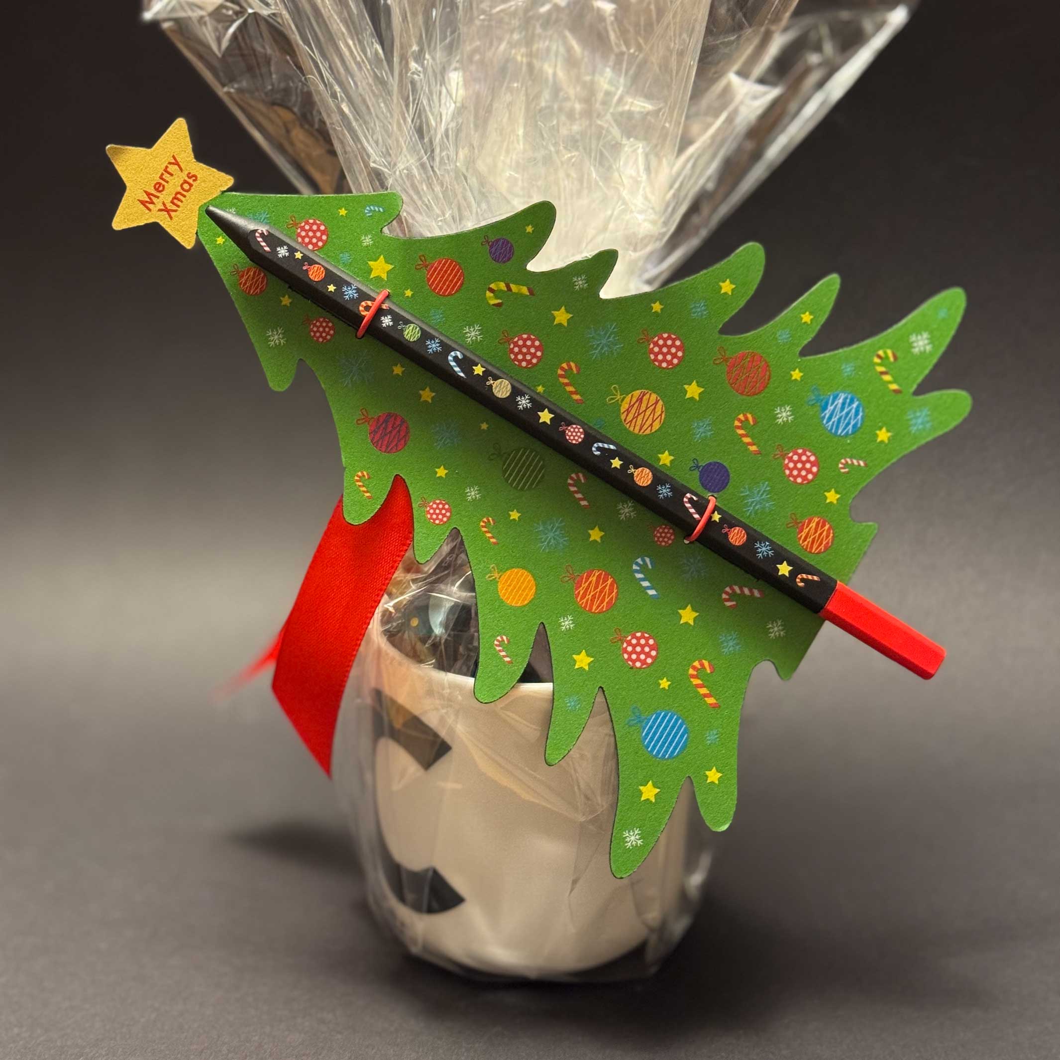 CHRISTMAS TREE PENCIL - Schwarzer Bleistift aus recyceltem Graphit mit Weihnachts-Icon-Druck | perpetua