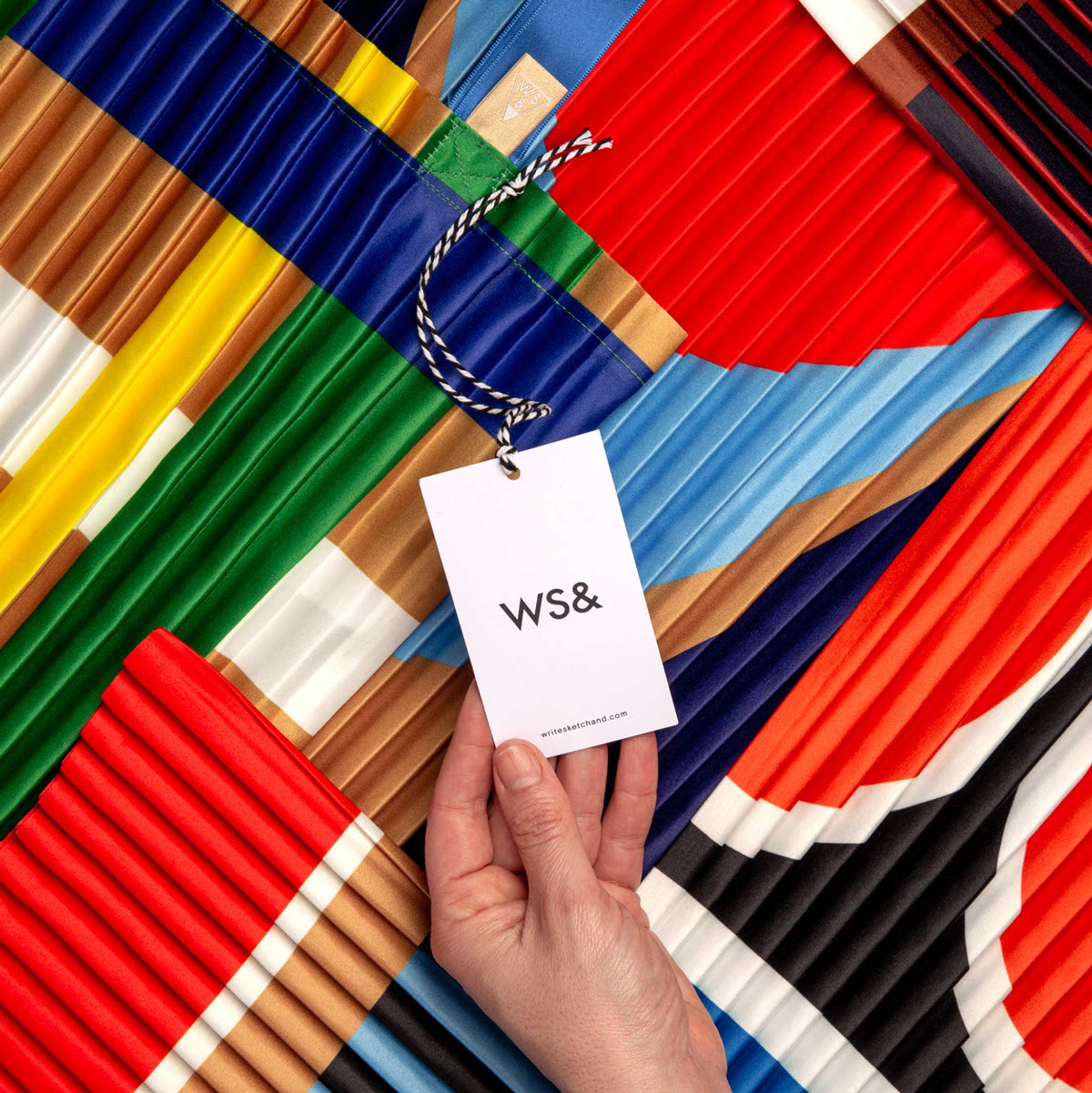 RAINBOW - Tote Bag - pleated satin 40x48 cm | Multitudes