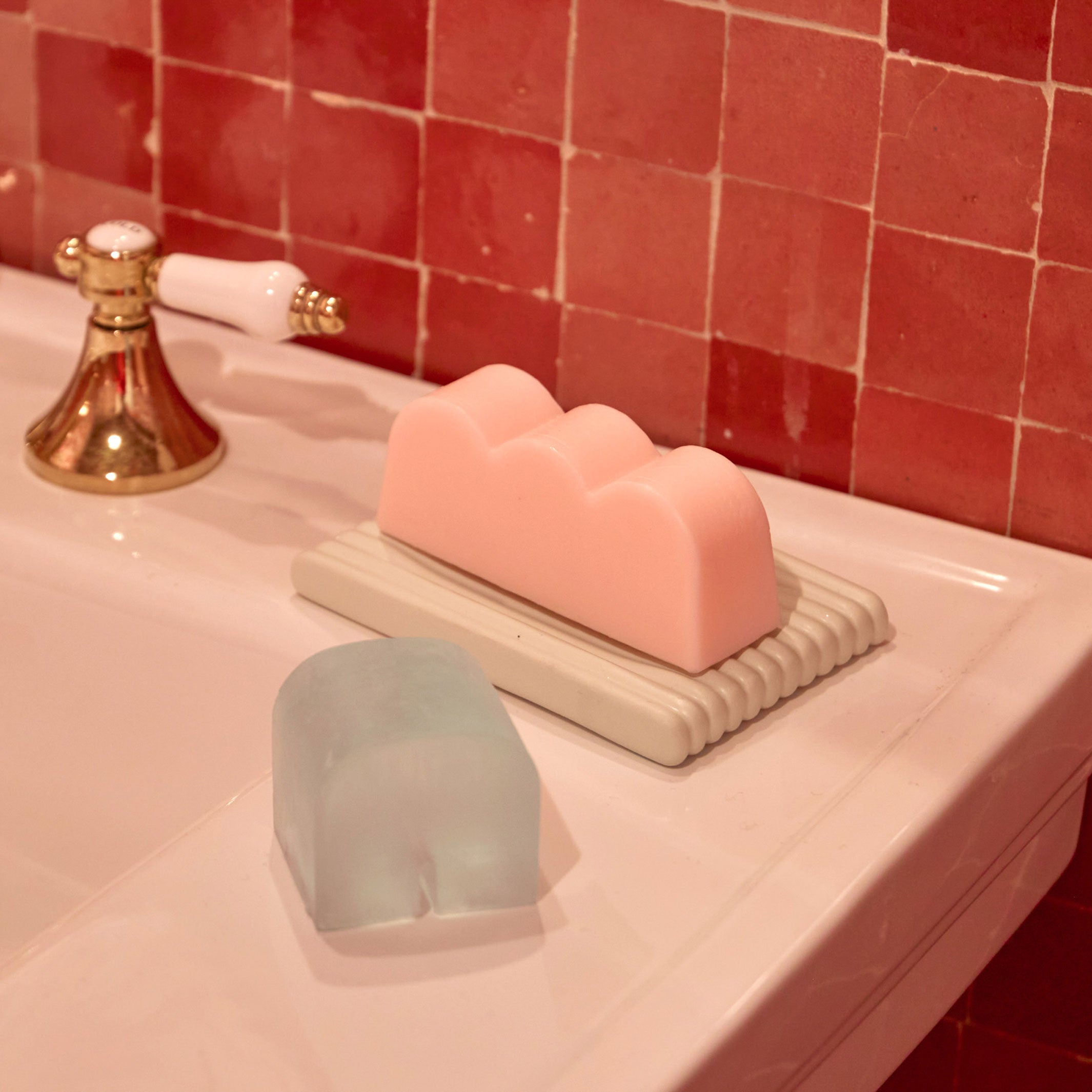 FORME DE BOSSE DE SAVON | SAVON rose | Céréales | Sont conscients