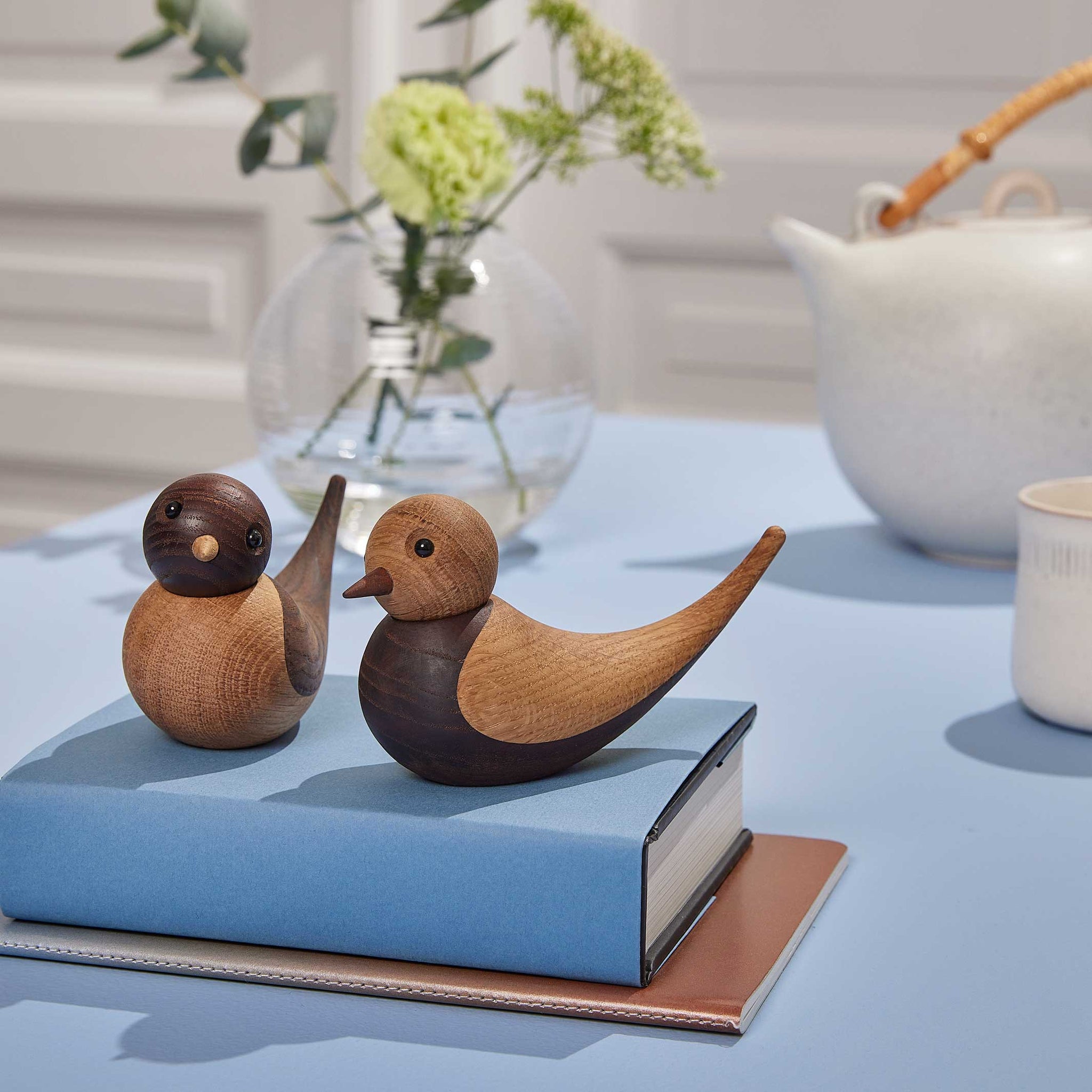 Kleines Bild Auf Holz Oder Porzellan Rätsel SOULMATES | Kleines Holz-VOGEL-PÄRCHEN | mencke&vagnby | Spring Copenh