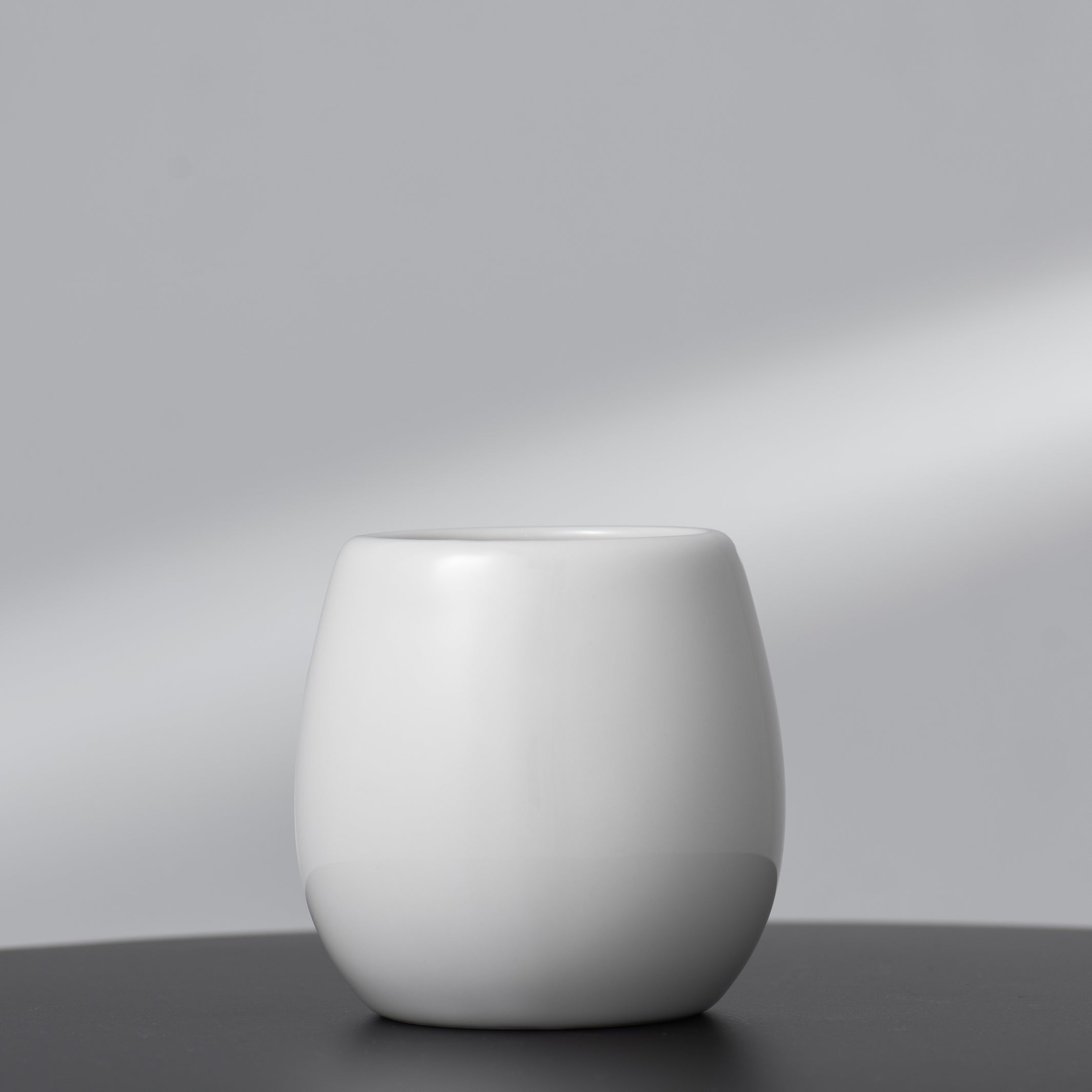 YUAN 02 - medium cup - handle-free design made of porcelain | HONiSTUDIO