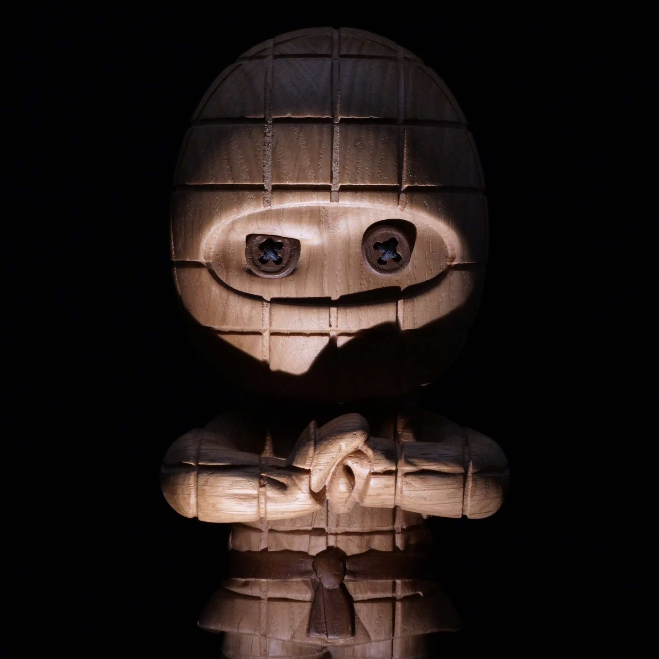 TERNET NINJA Large - Grosse Holzfigur - Eiche 24 cm hoch | Jakob Burgsø | boyhood