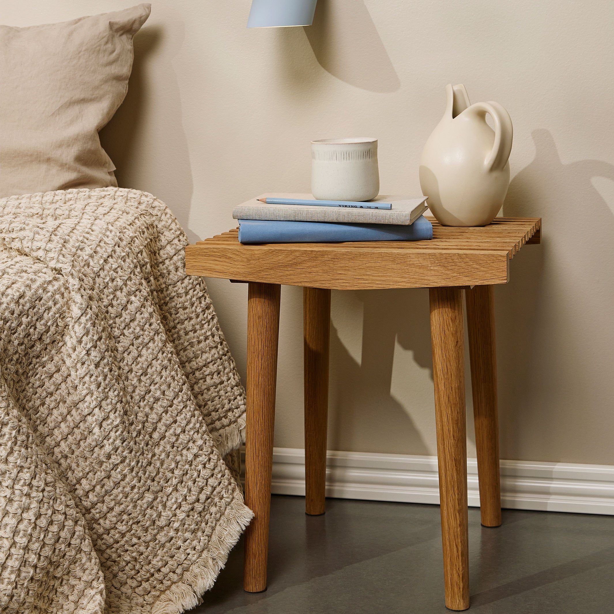 UNO ORA | élégant TABOURET EN BOIS | Teck naturel | 38 cm de large | Spring Copenhagen