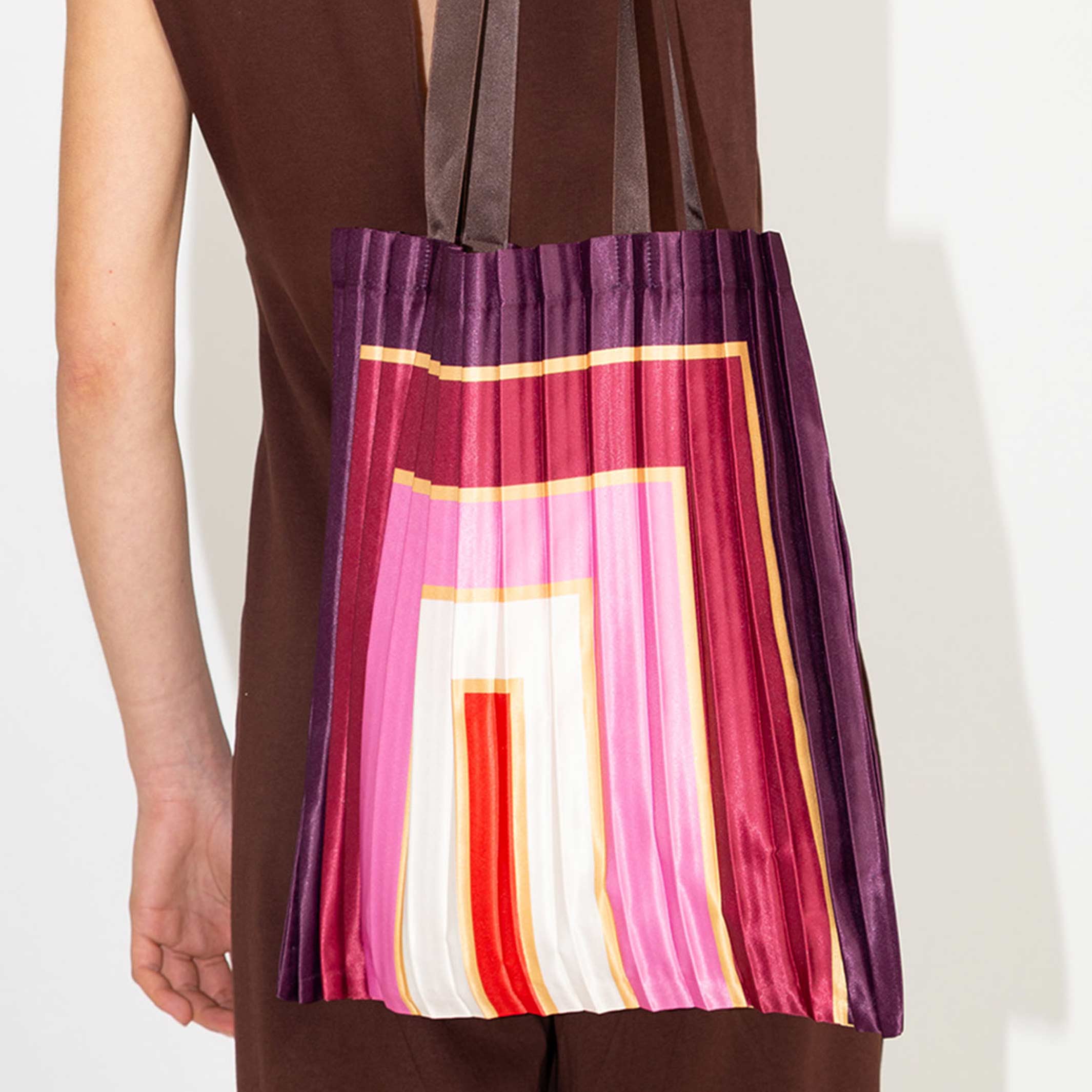 VILLASIMIUS - Tote Bag - pleated satin 40x48 cm | Multitudes