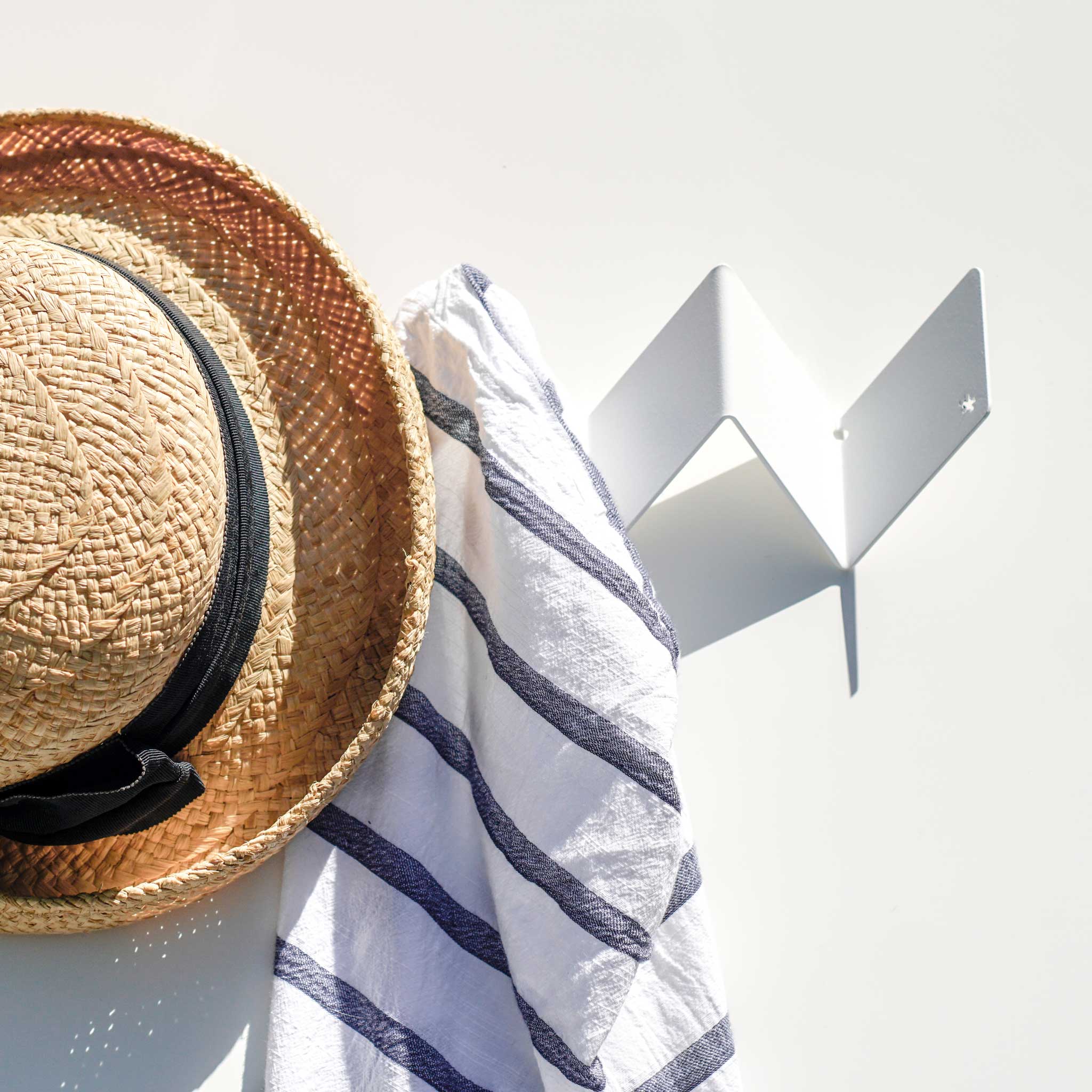 ZIGZAG - small wall-wardrobe | Roman Luyken | Peppermint Products