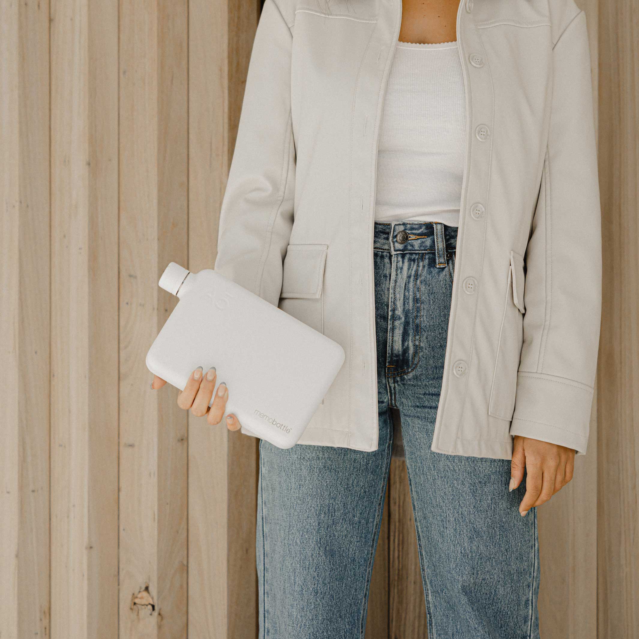 Bouteille en acier inoxydable A5 memobottle™ Blanc | BOUTEILLE D'EAU ET DE BOISSON plate réutilisable | 1050ml