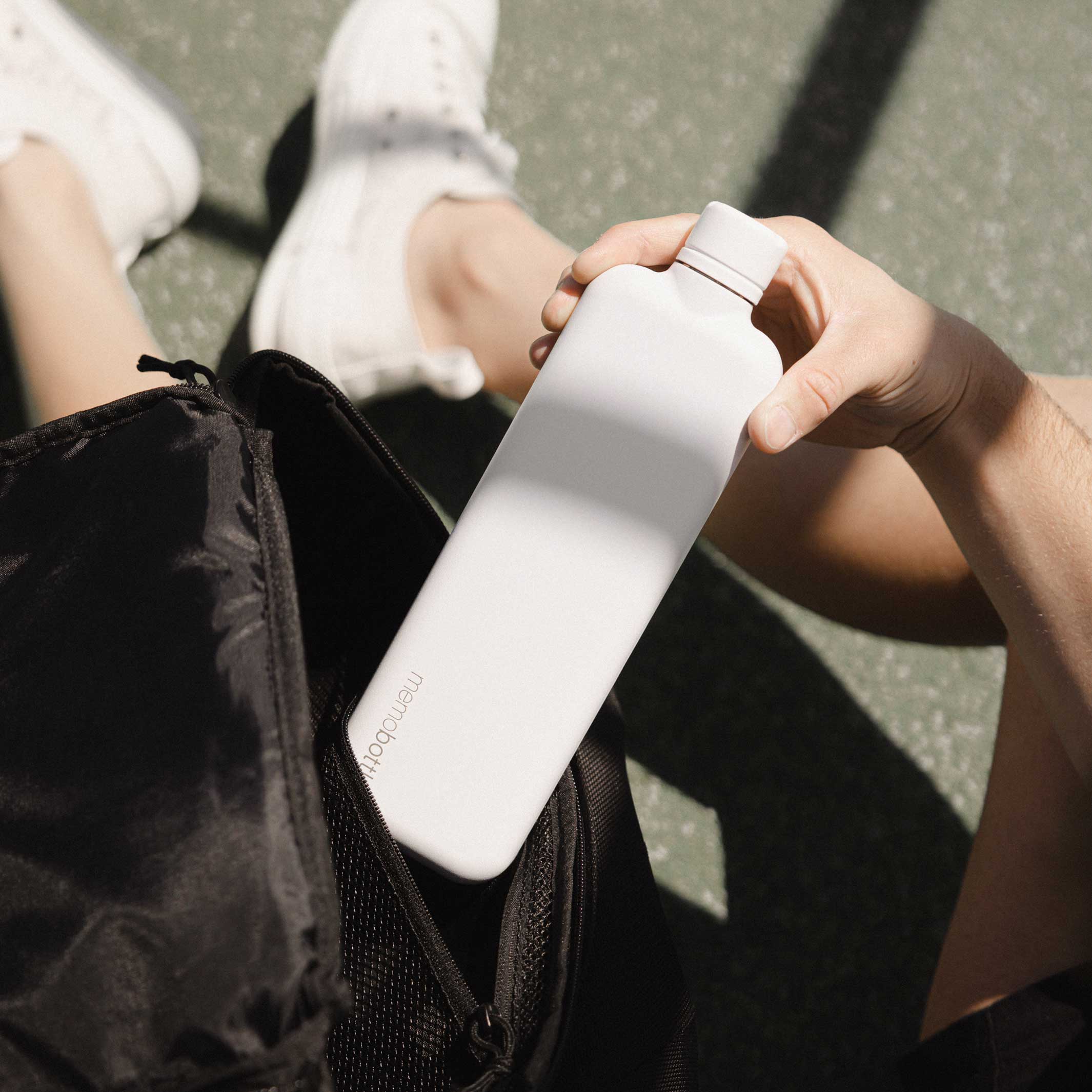 Bouteille SLIM en acier inoxydable memobottle™ Blanc | BOUTEILLE D'EAU ET DE BOISSON plate réutilisable | 600 ml