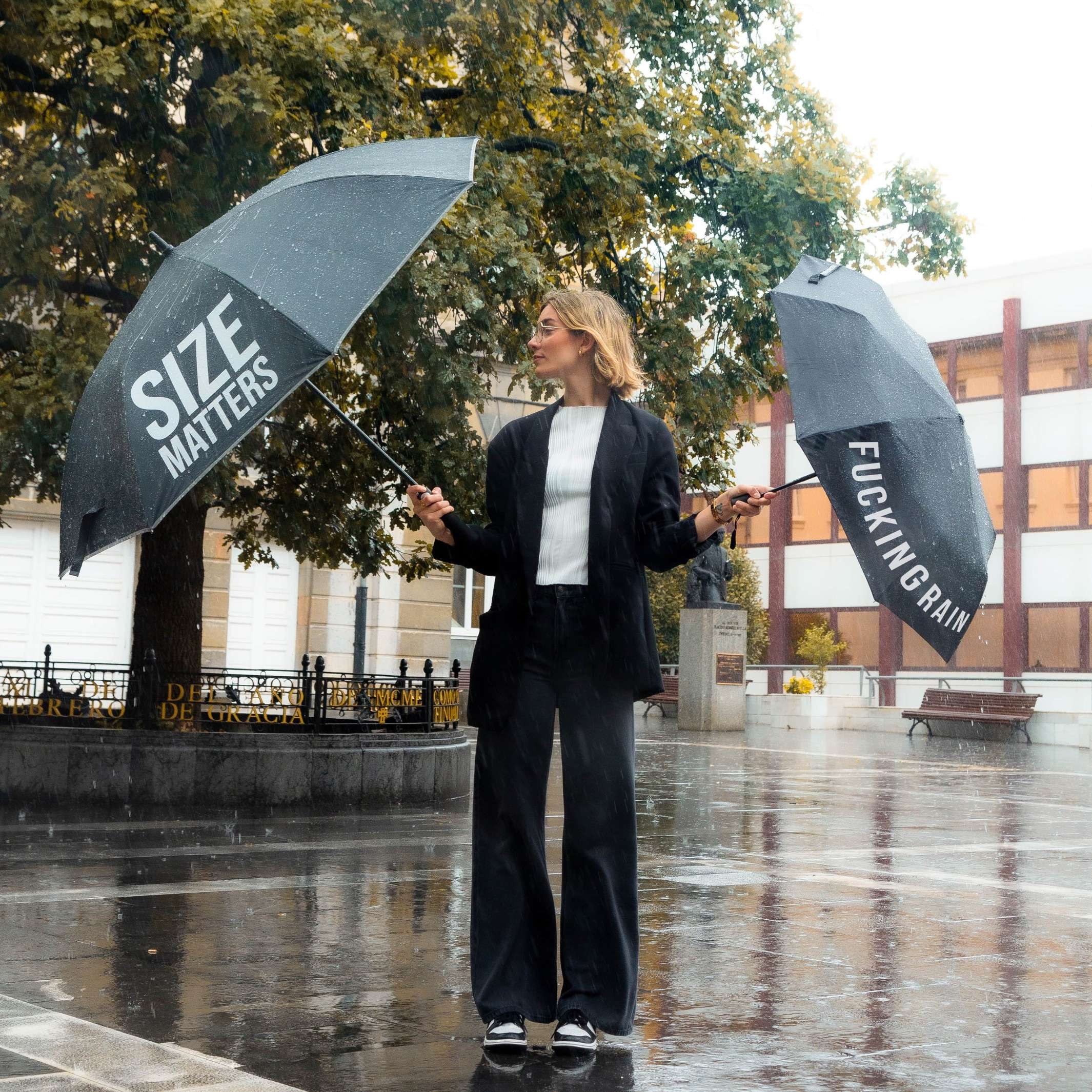 SIZE MATTERS - large, black Umbrella - ∅=135 cm | Fisura