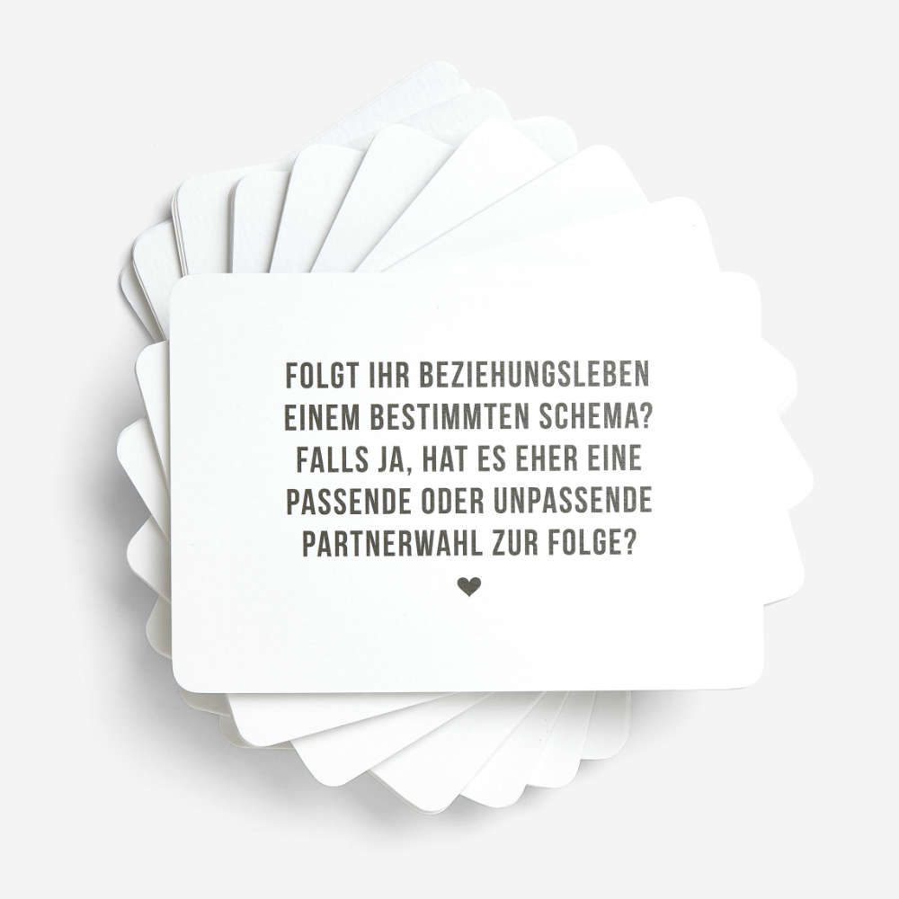 100 FRAGEN Original | CARD GAME to spark meaningful conversations | German Edition | The School of Life