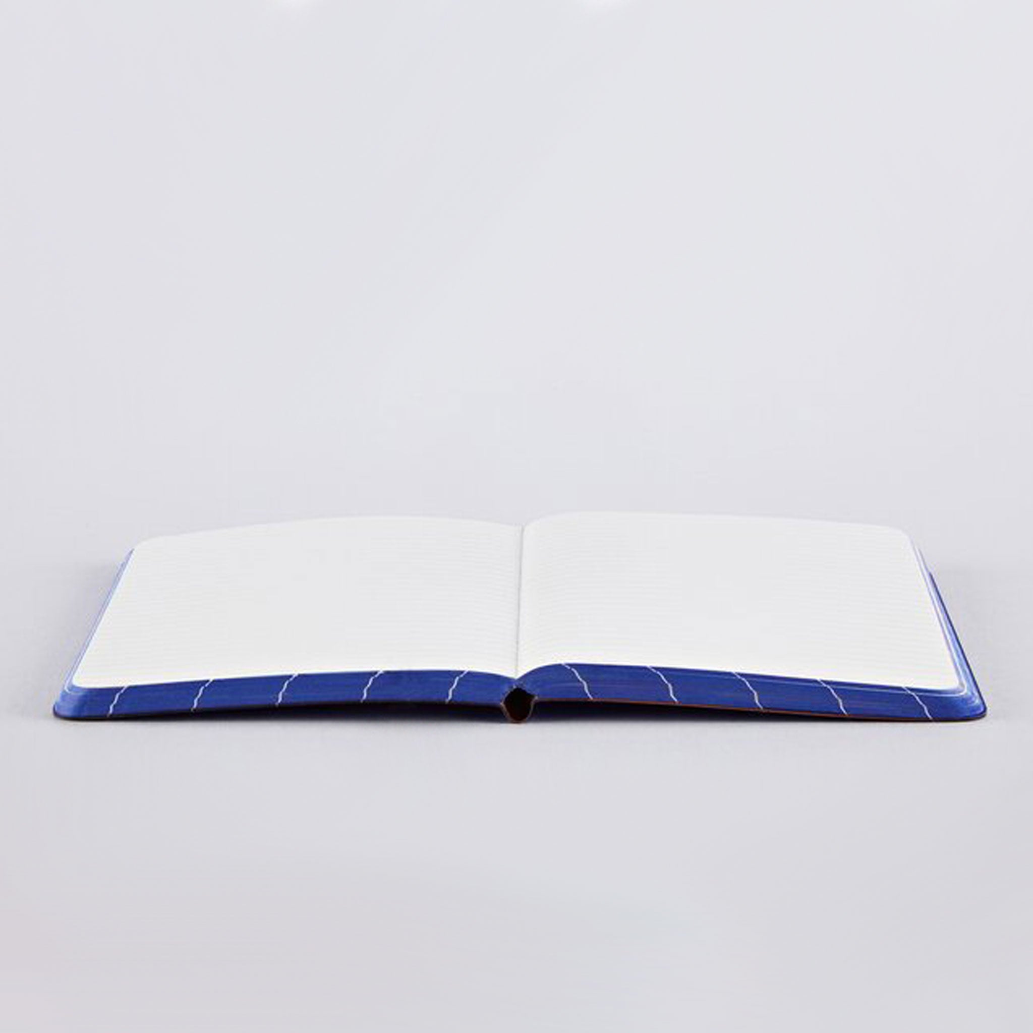 NOT WHITE L | black NOTEBOOK with Anti-Handbag | Nuuna