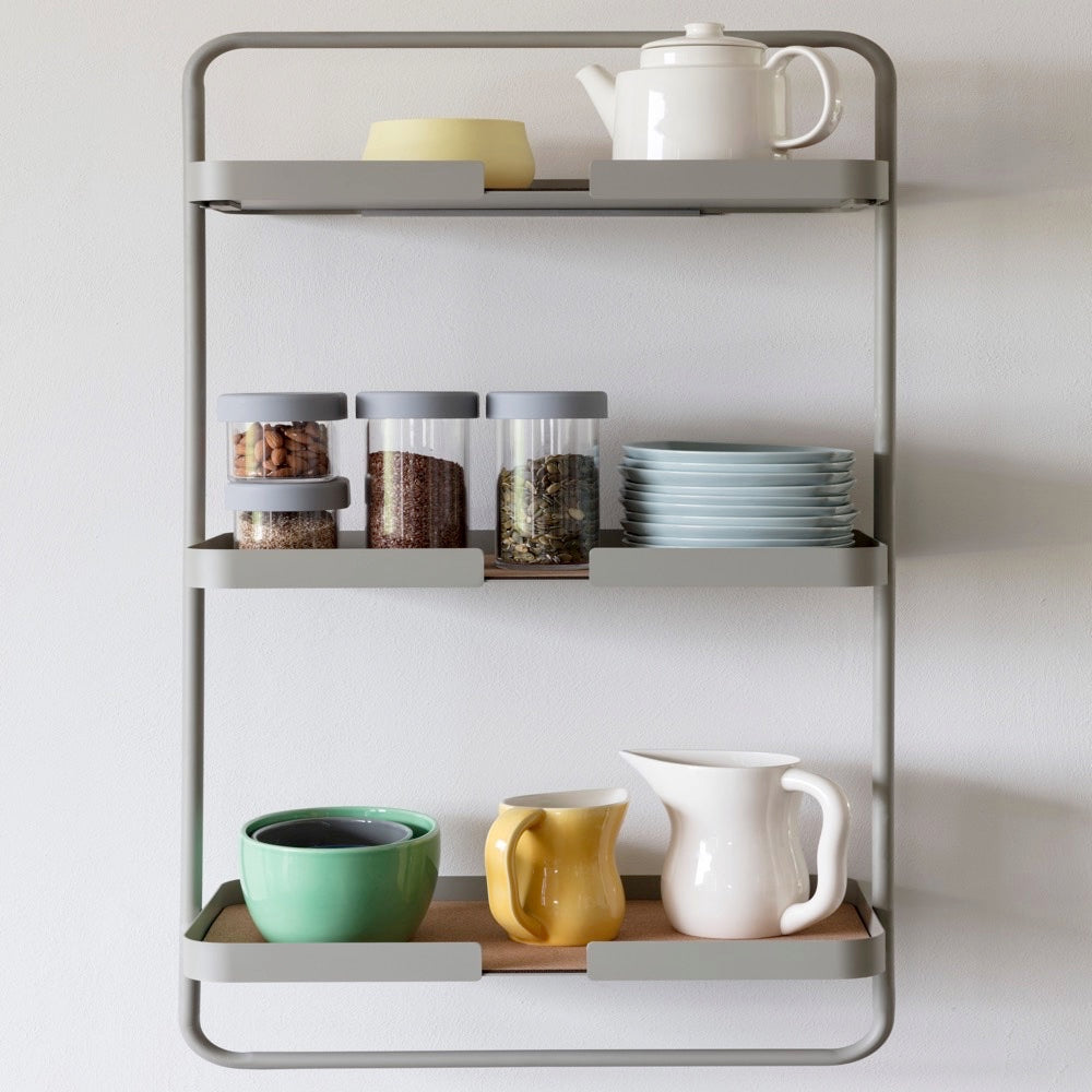 BIG HUG | hohes WANDREGAL | Hans Thyge & Co | DesignBite - Charles & Marie