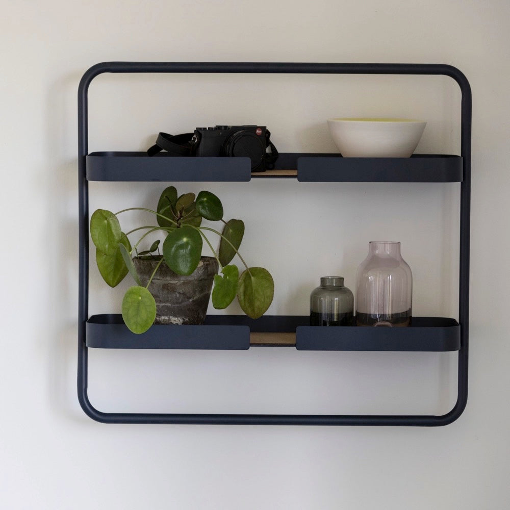 BIG HUG | niedriges WANDREGAL | Hans Thyge & Co | DesignBite - Charles & Marie