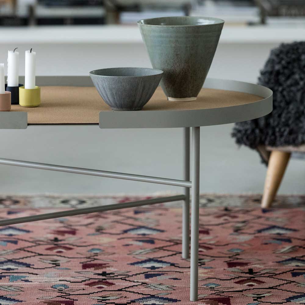 BIG HUG | ovaler BEISTELLTISCH | Hans Thyge & Co | DesignBite - Charles & Marie