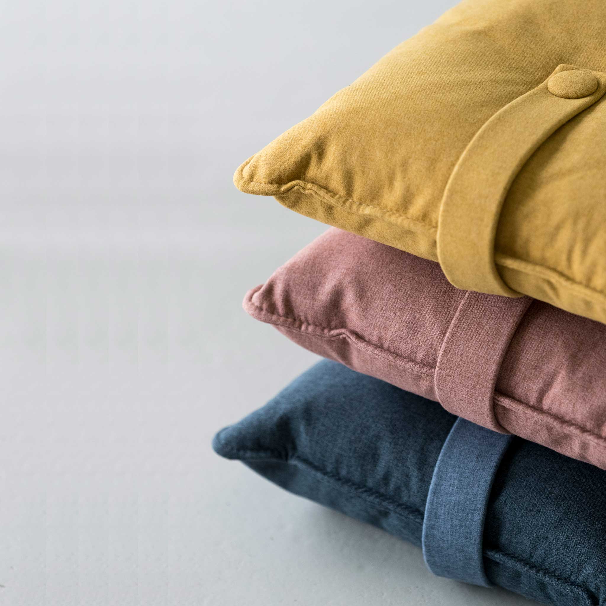 BIG HUG | KISSEN | 60x30 cm | Hans Thyge & Co | DesignBite - Charles & Marie