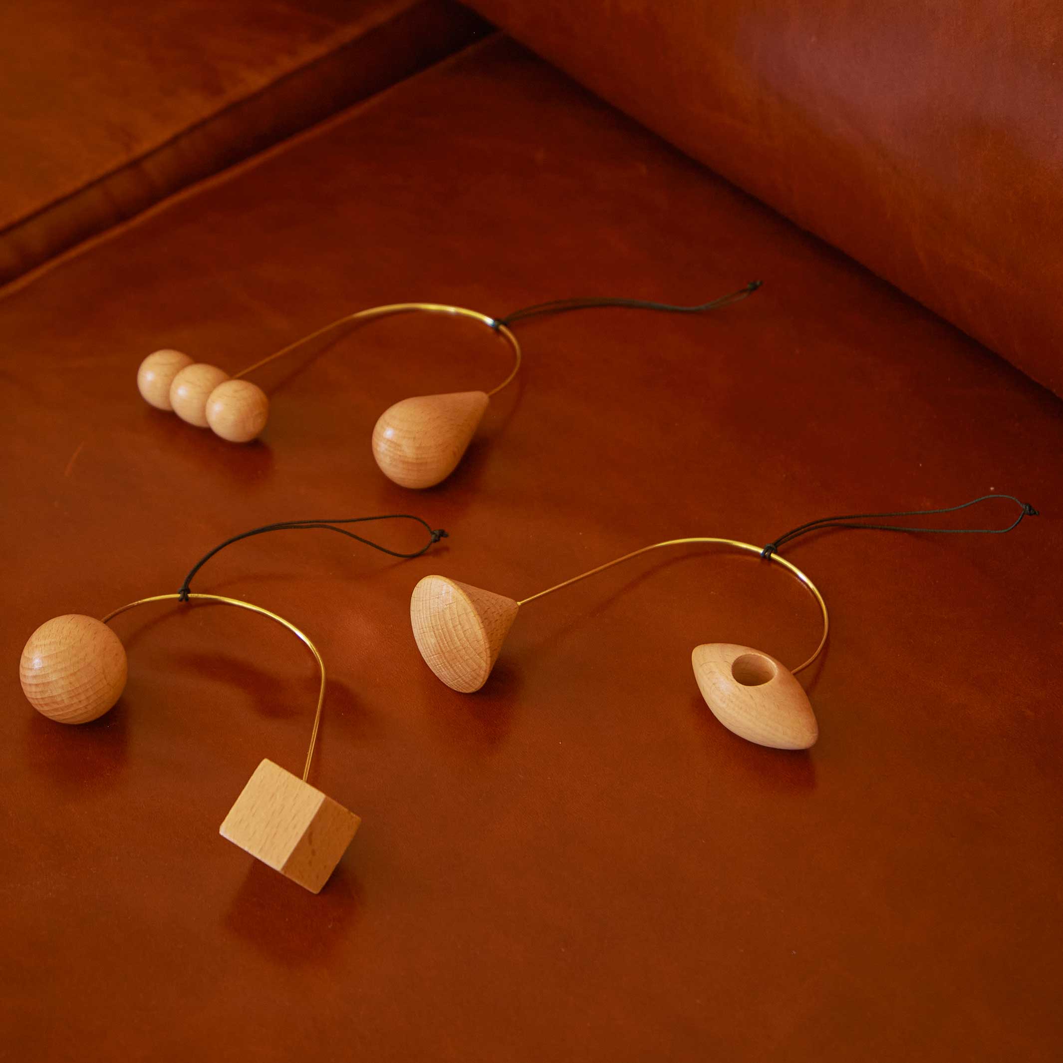 BRASS ORNAMENTS | WEIHNACHTSBAUM-SCHMUCK | 3er Set Messing & Holz in vers. Formen | Pat Kim | Areaware