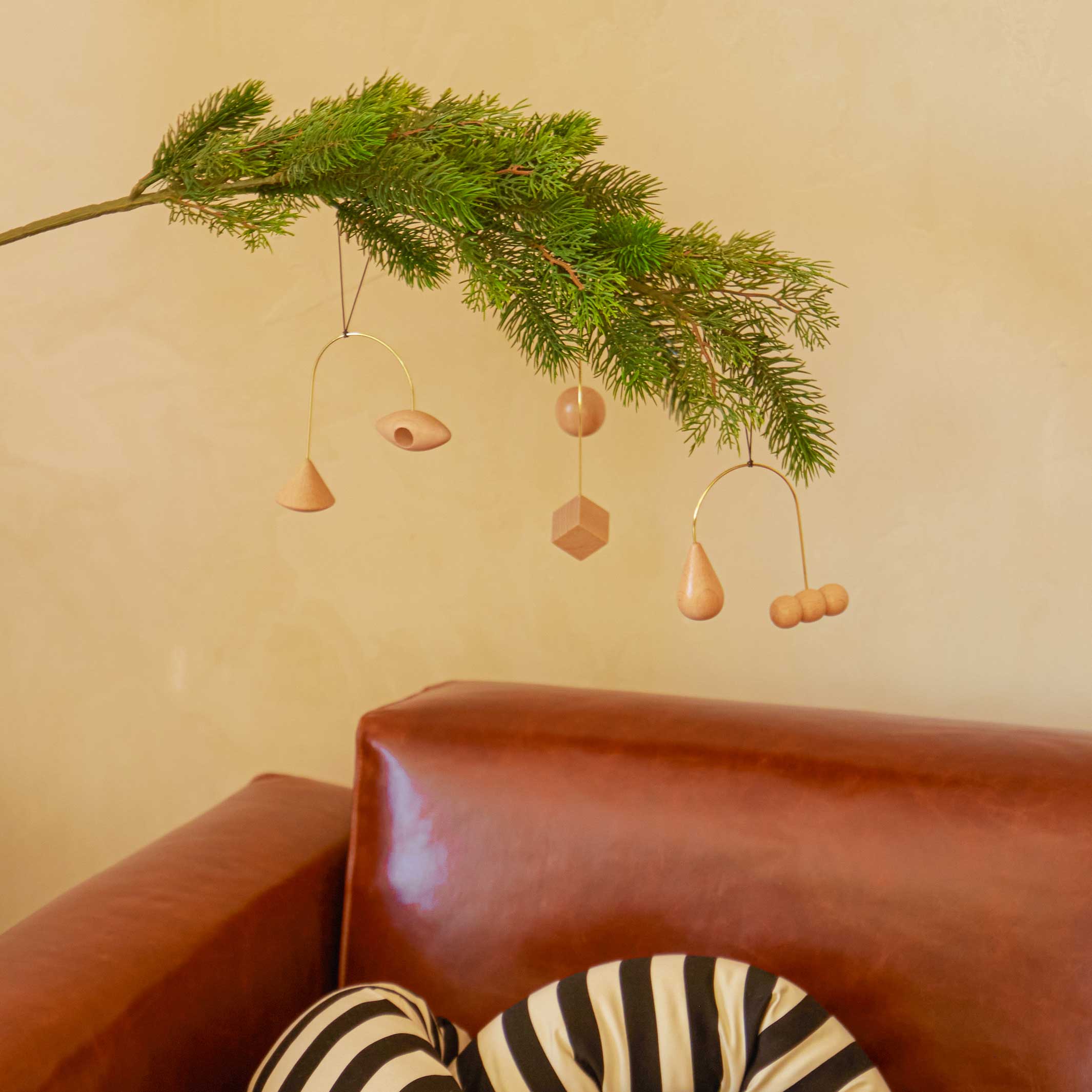 BRASS ORNAMENTS | WEIHNACHTSBAUM-SCHMUCK | 3er Set Messing & Holz in vers. Formen | Pat Kim | Areaware