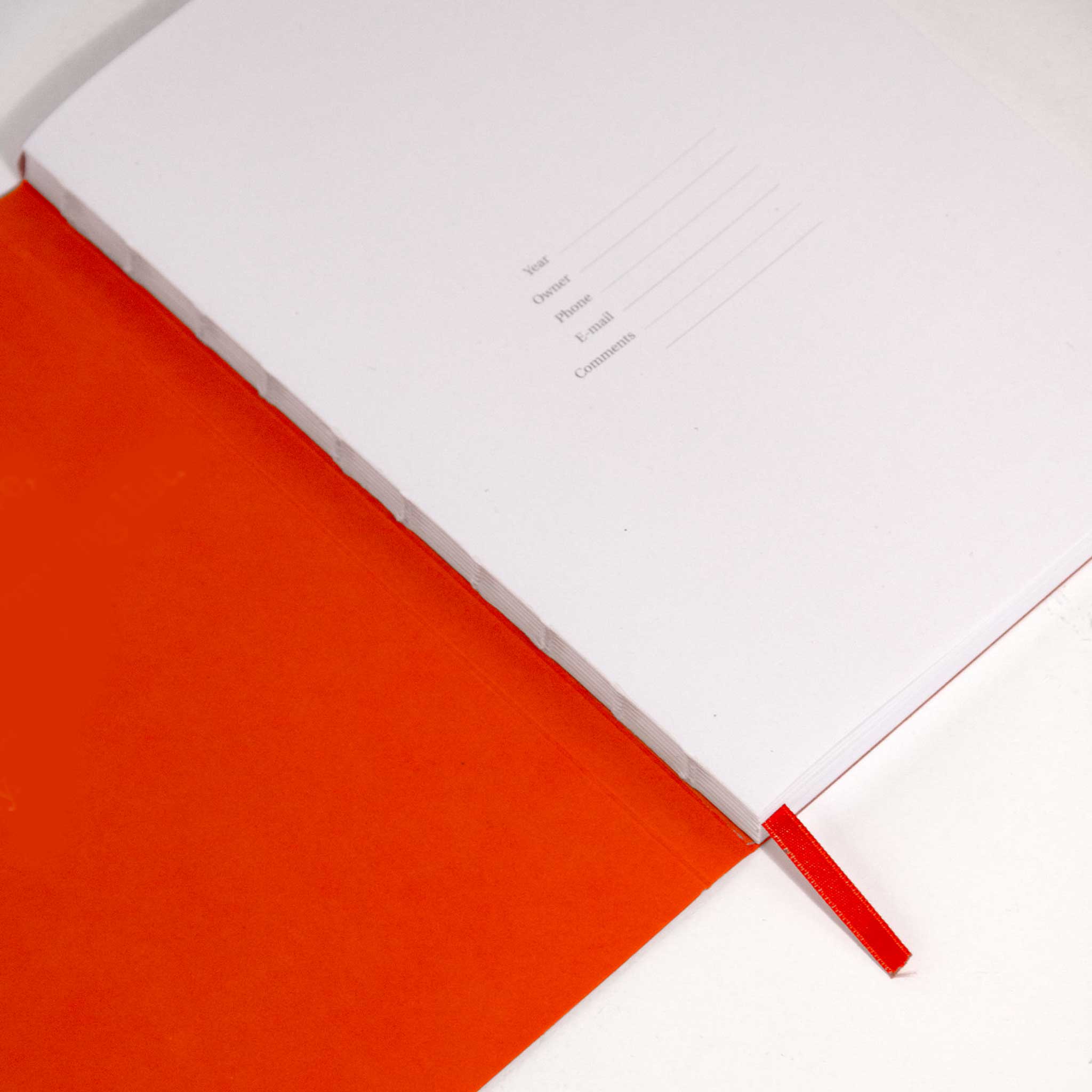 DUNNO | Rotes NOTIZBUCH | A5 mit Punktraster | Octàgon Design - Charles & Marie