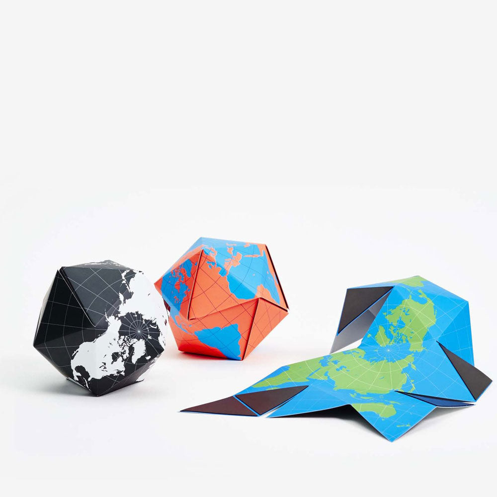 DYMAXION | pliable GLOBE | Brendan Ravenhill | Sont conscients