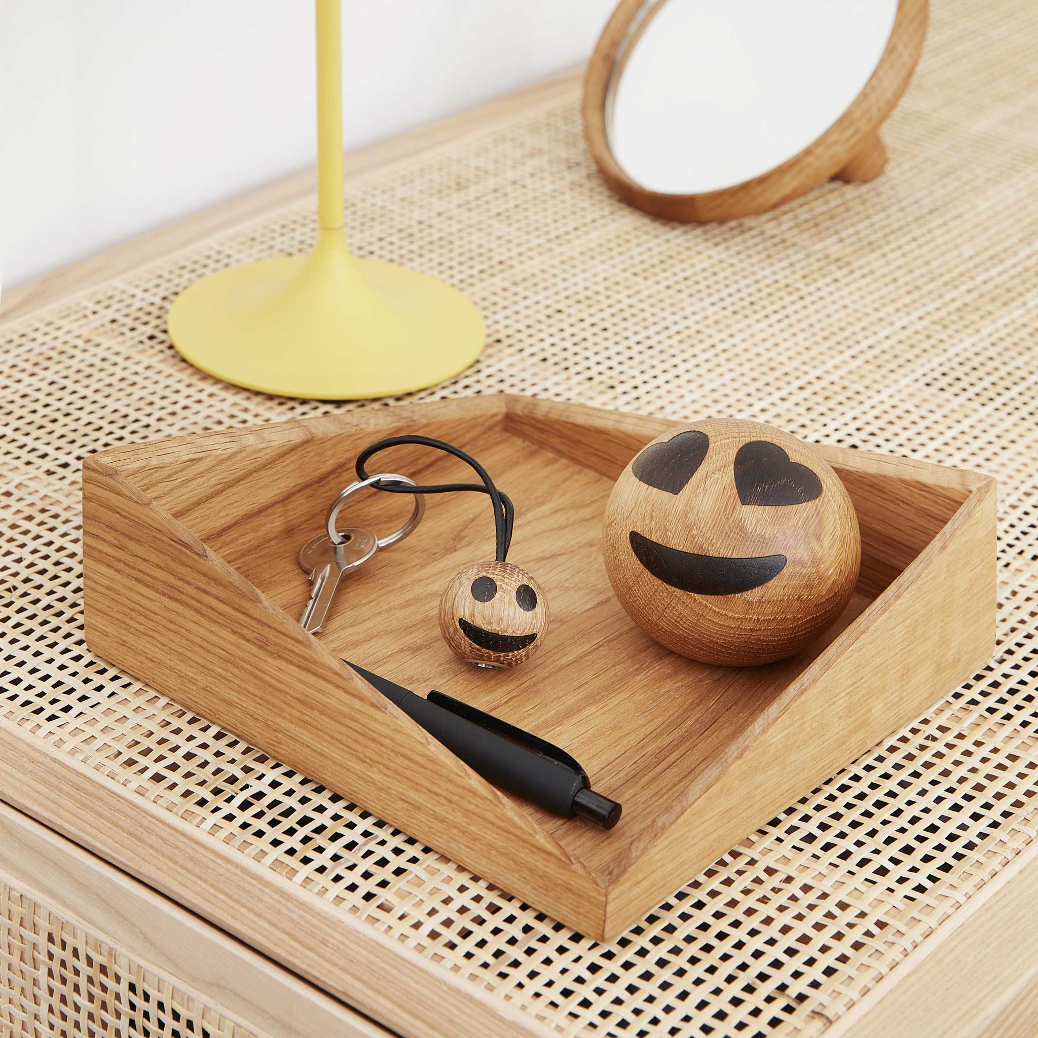 SPRING EMOTIONS KEYRING | visage souriant | PORTE-CLÉS Émoticône en bois | mencke & vagnby | Spring Copenhagen