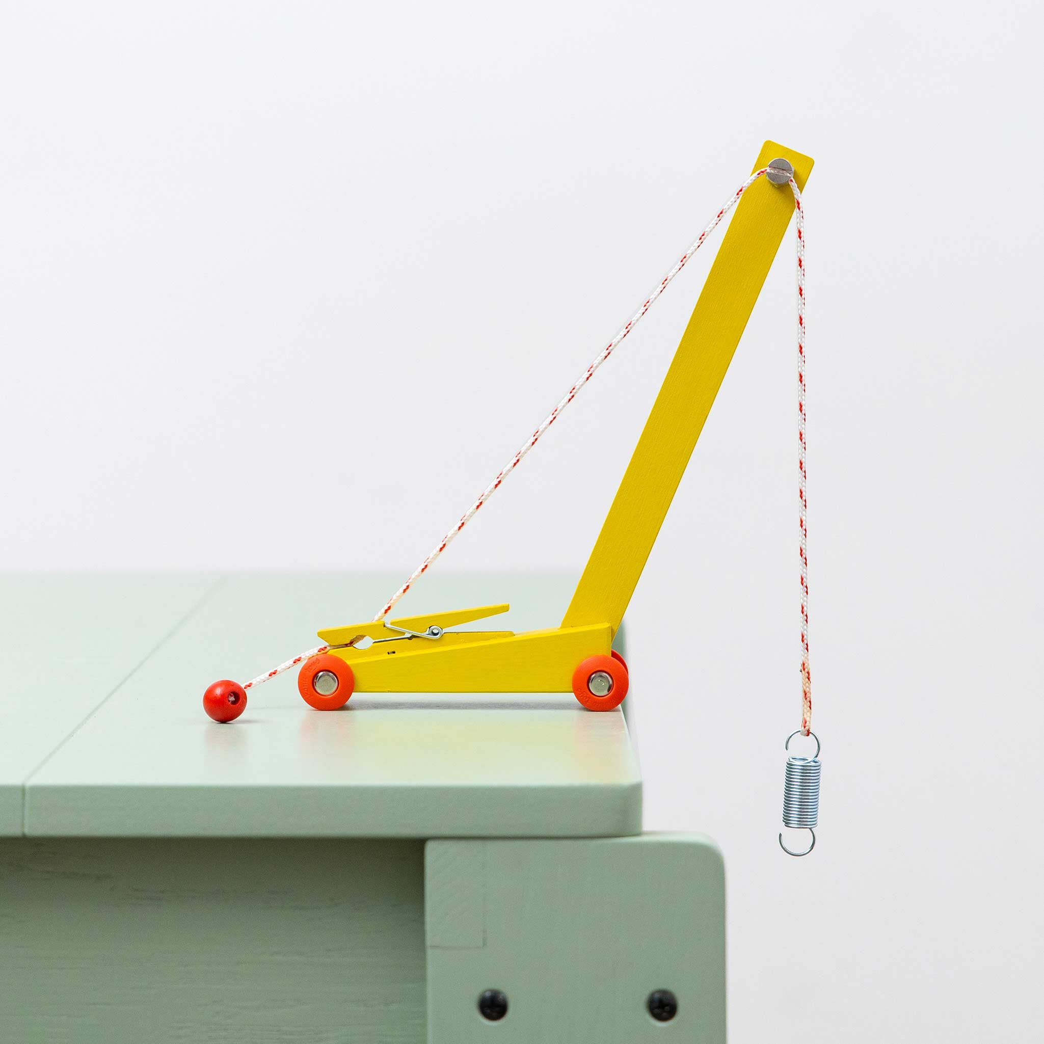 DUOTONE CAR YELLOW CRANE | Gelber SPIELZEUG-KRAN aus Holz | 200 Stck. Limited Edition | Floris Hovers | Ikonic - Charles & Marie