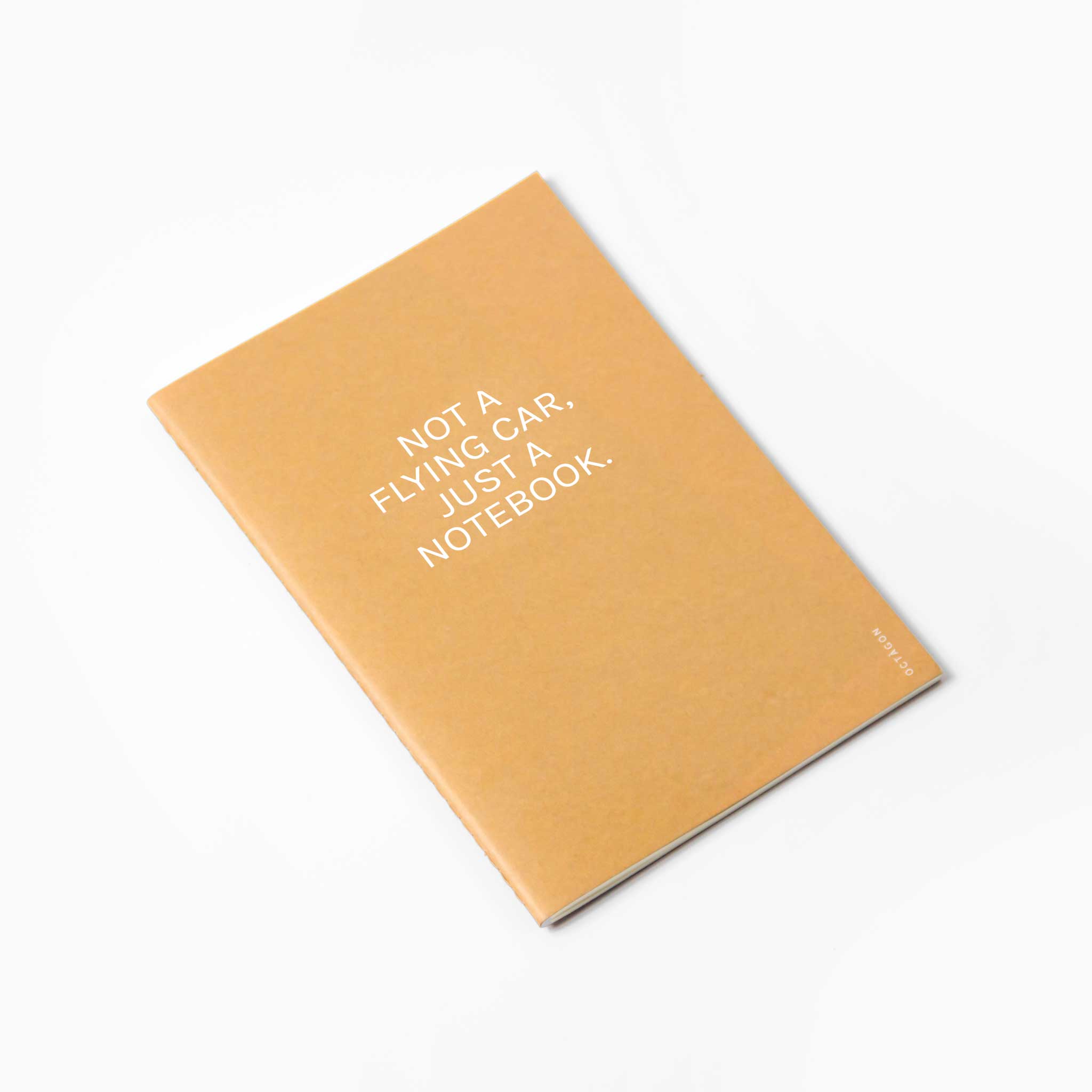 NOT A FLYING CAR... | Beiges Kraftpapier NOTIZBUCH | A5 Punktraster | Octàgon Design - Charles & Marie