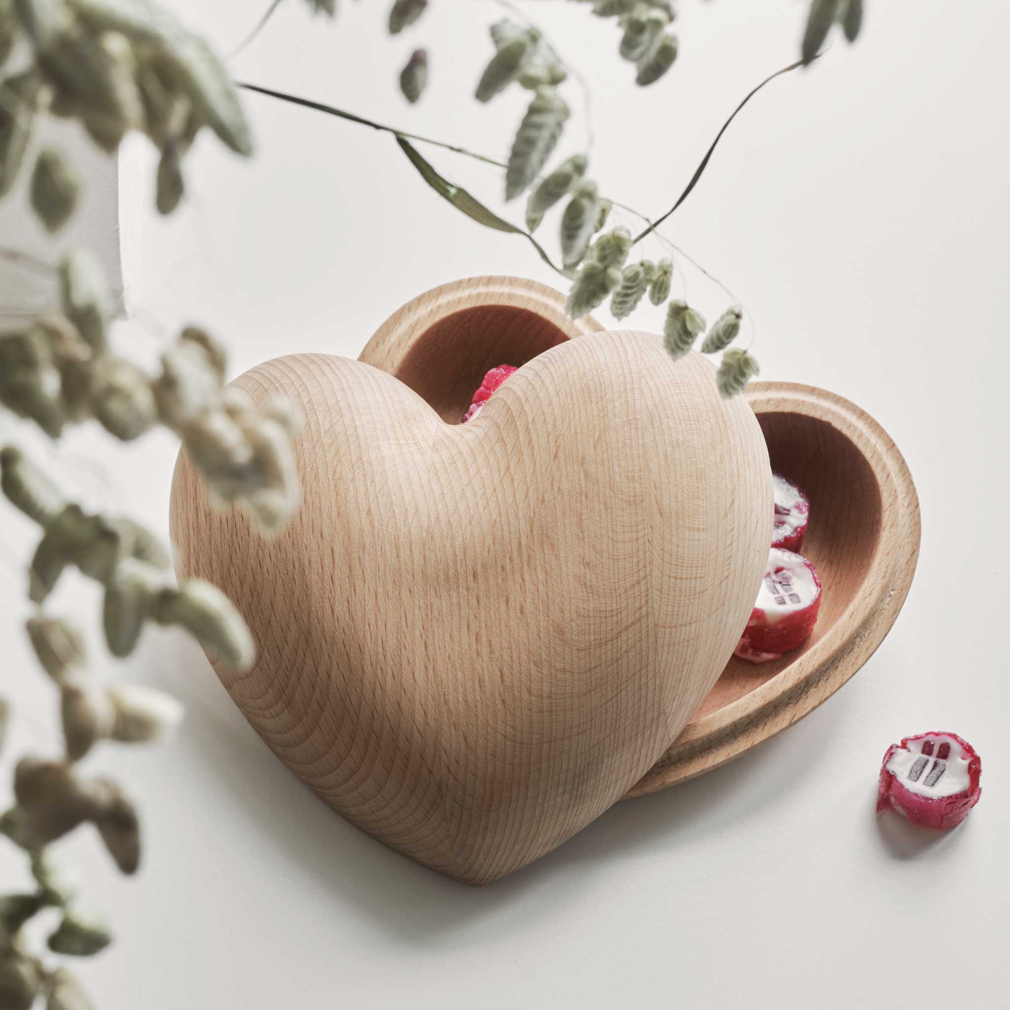 BOL COEUR | Boîte en forme de cœur en bois | mencke&vagnby | Printemps Copenhague