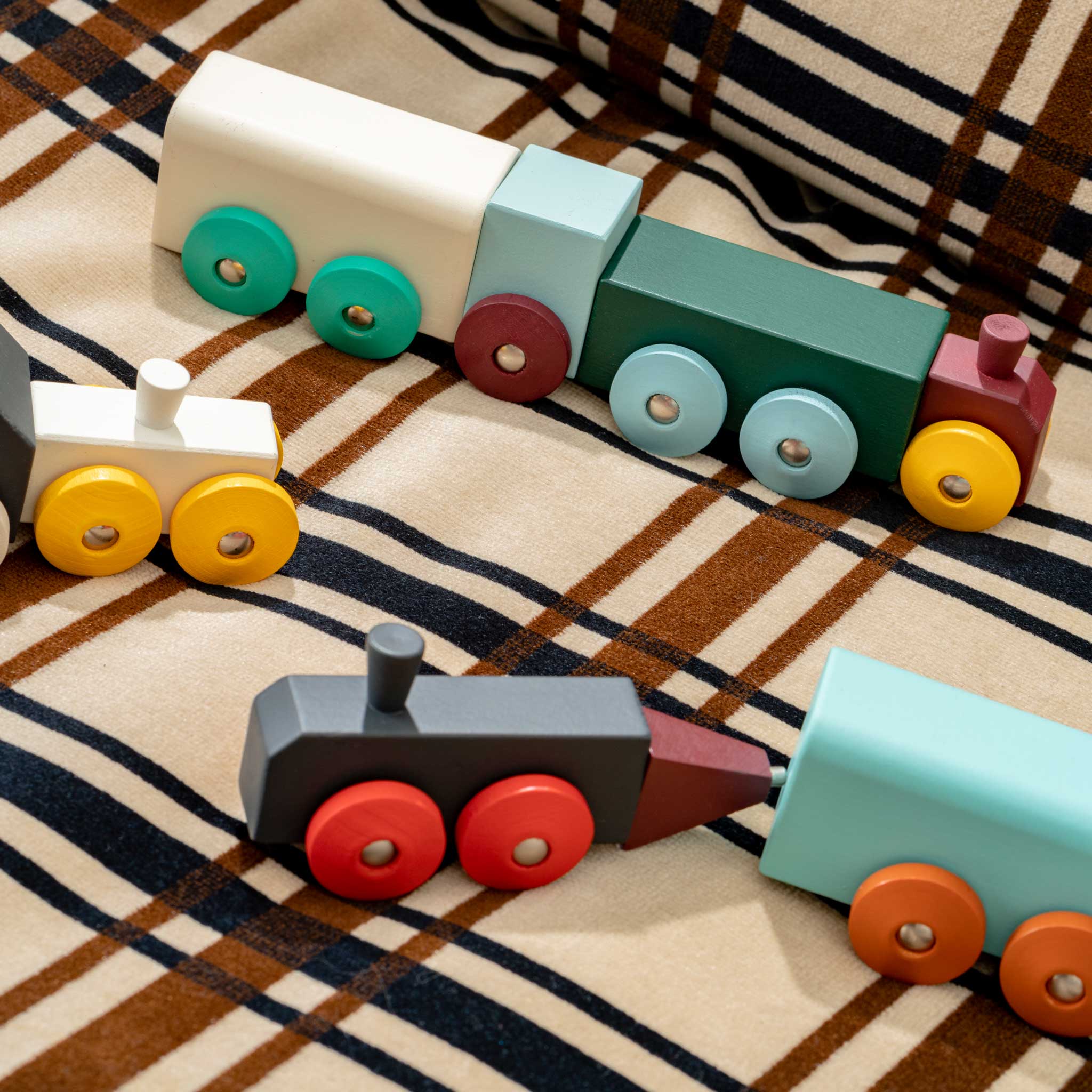 HOVERS TRAINS | Holz-SPIELZEUG-ZÜGE | Floris Hovers | Areaware