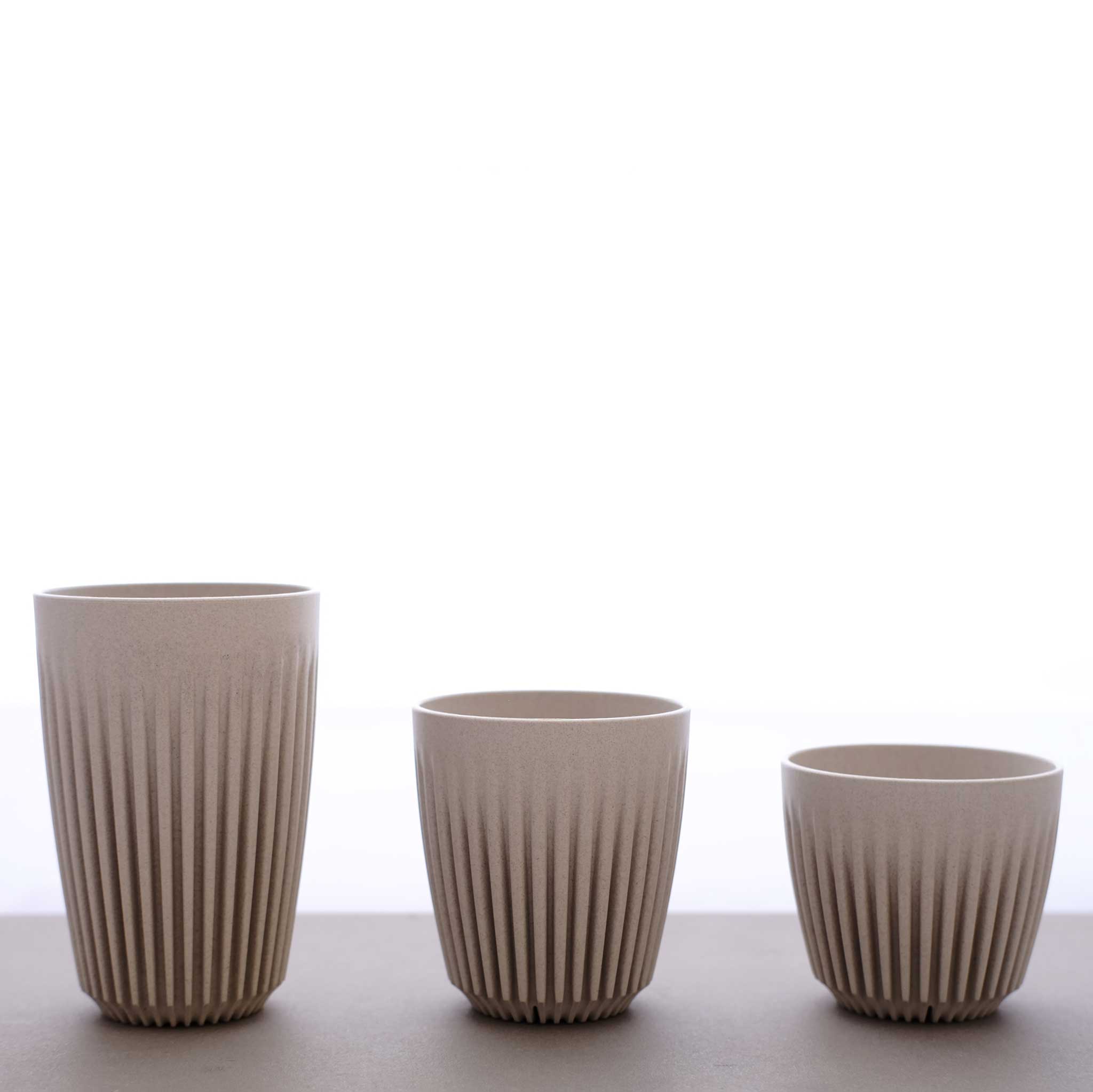 HUSKEE CUP & LID Natur | wiederverwendbare KAFFEE & TEE-BECHER aus Kaffee-Schalen | Huskee - Charles & Marie