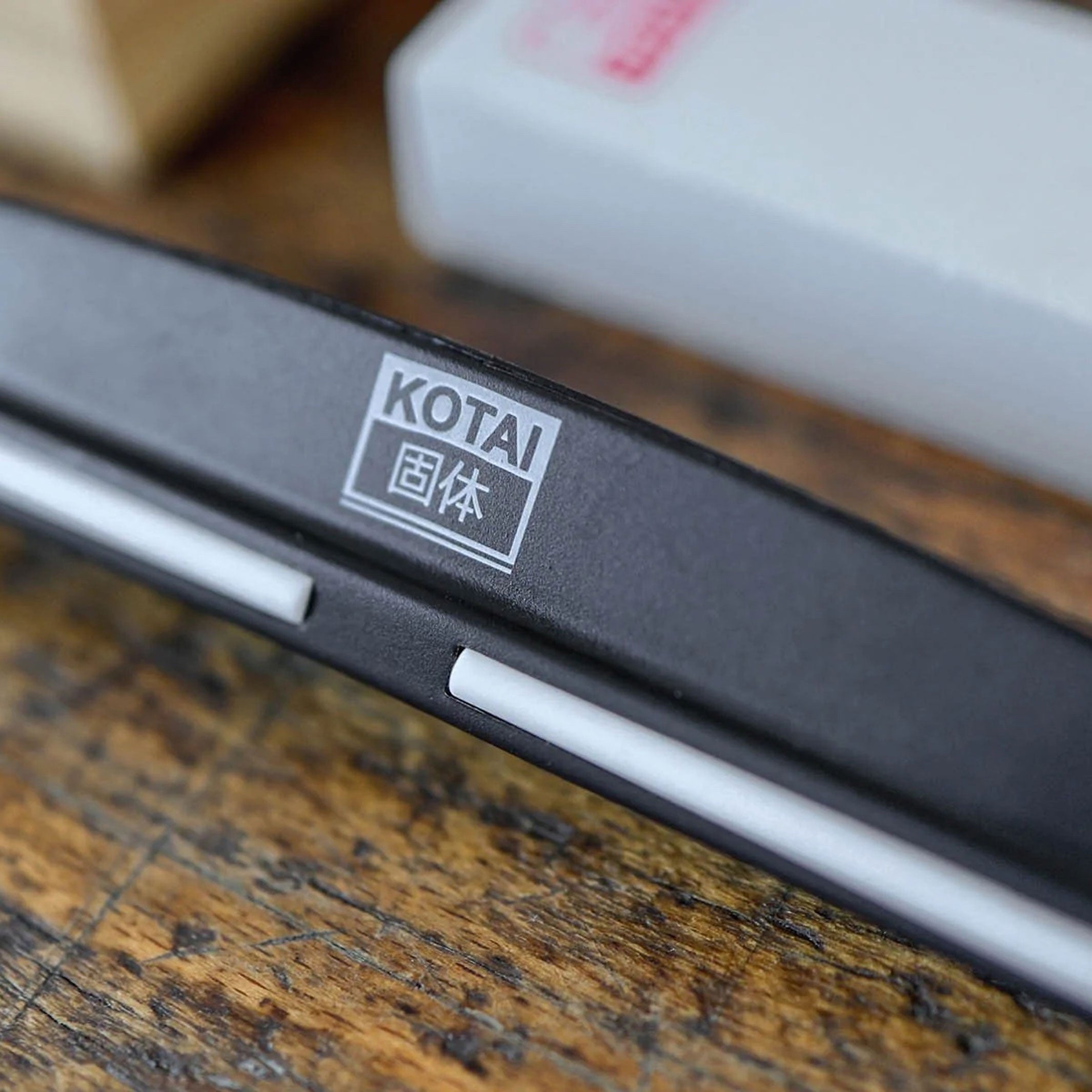 MESSERSCHÄRFER-SET | Zweiseitiger SCHLEIFSTEIN 1000/6000 Korn | Kotai