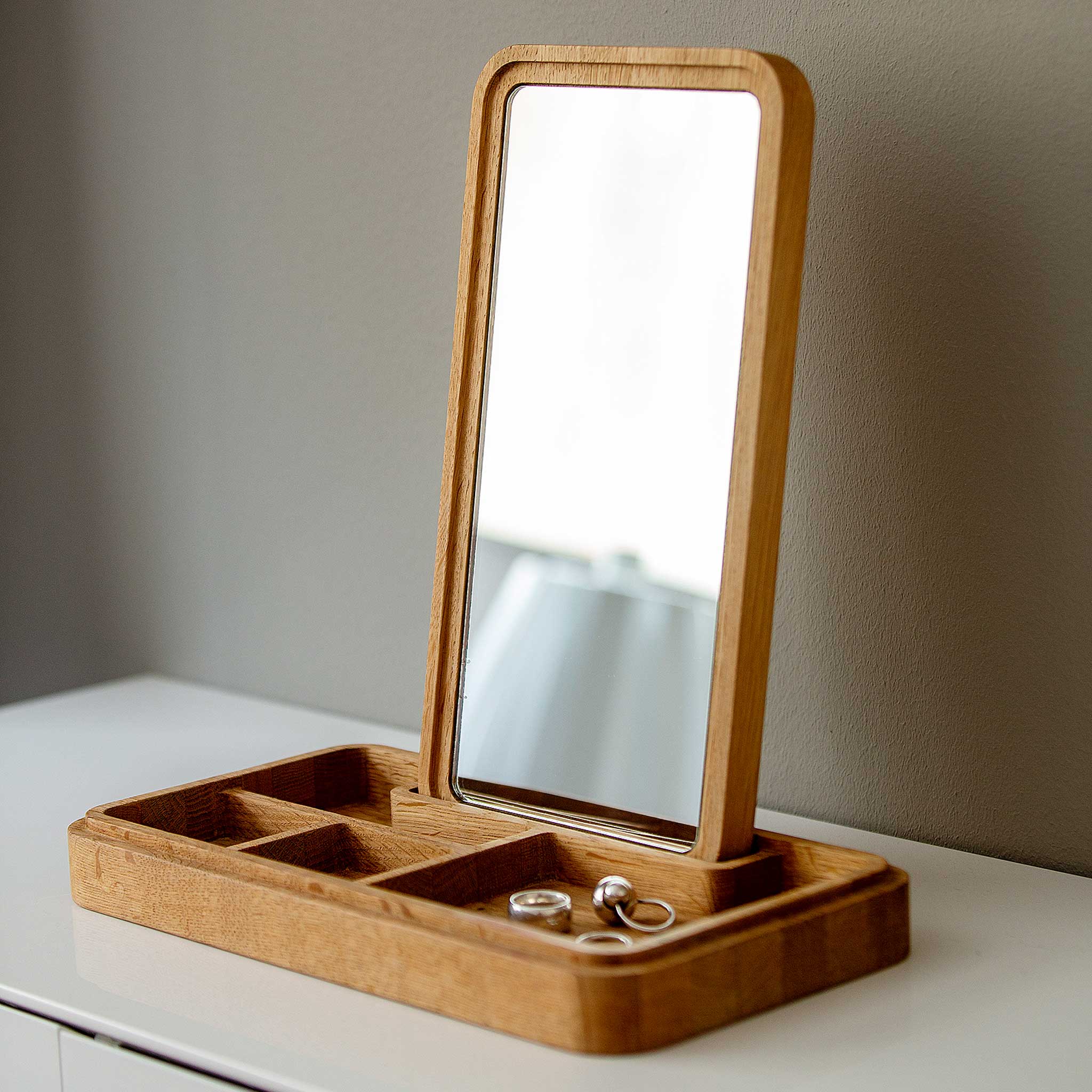 MIRROR BOX | BOÎTE À BIJOUX ET RANGEMENT avec MIROIR en bois | Grounded Craftwork | Spring Copenhagen