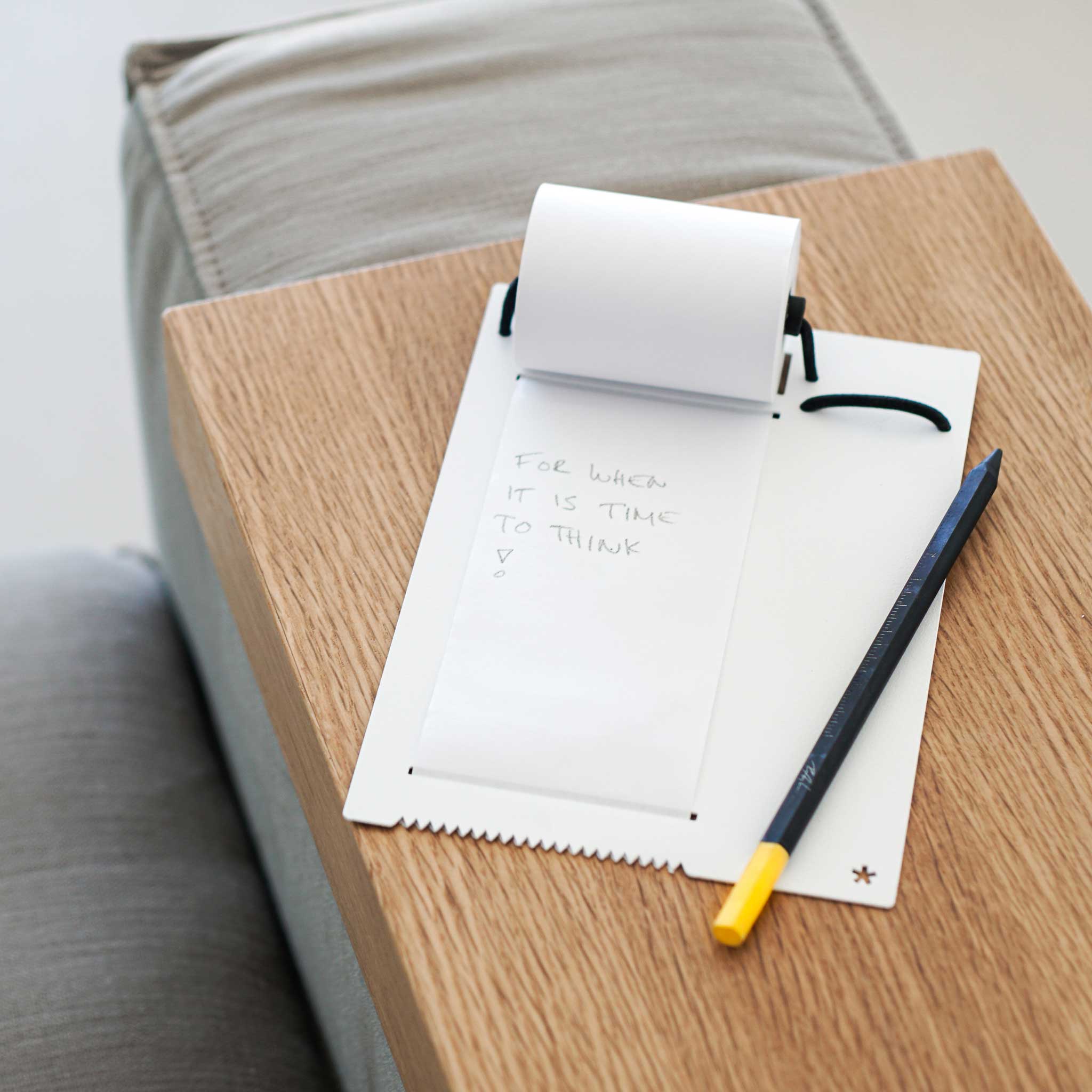 NOTE ROLLER | NOTIZROLLENHALTER & SCHREIBBOARD m. Notizrolle | Roman Luyken | Peppermint Products - Charles & Marie