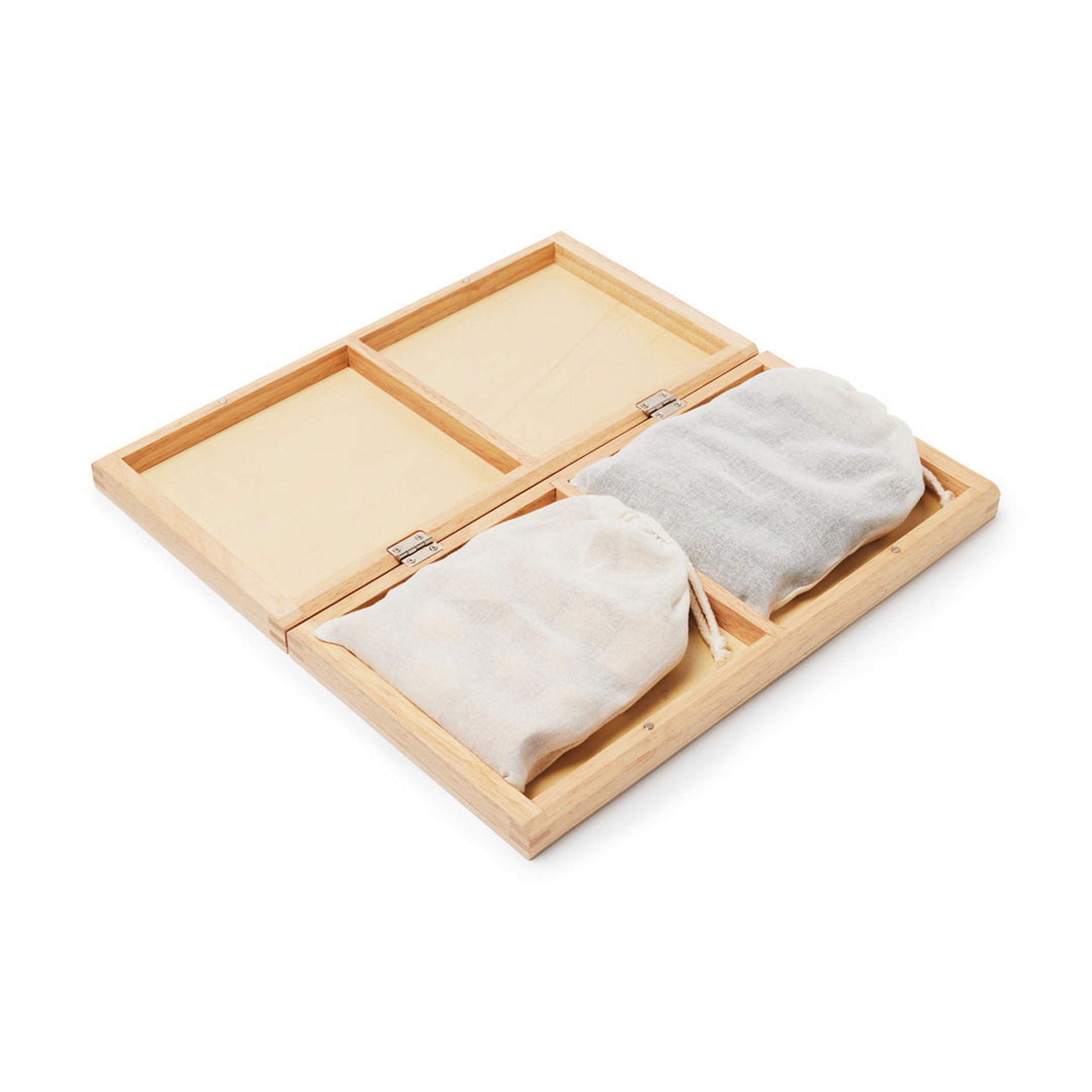 PANISA CHESS SET | Holz-SCHACHSPIEL | Panisa Khunprasert | MoMA