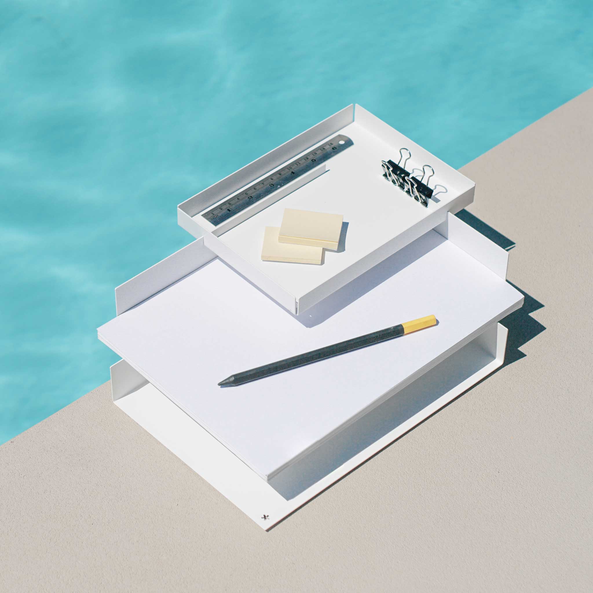 PAPER TRAY | PAPIERABLAGE | Roman Luyken | Peppermint Products - Charles & Marie