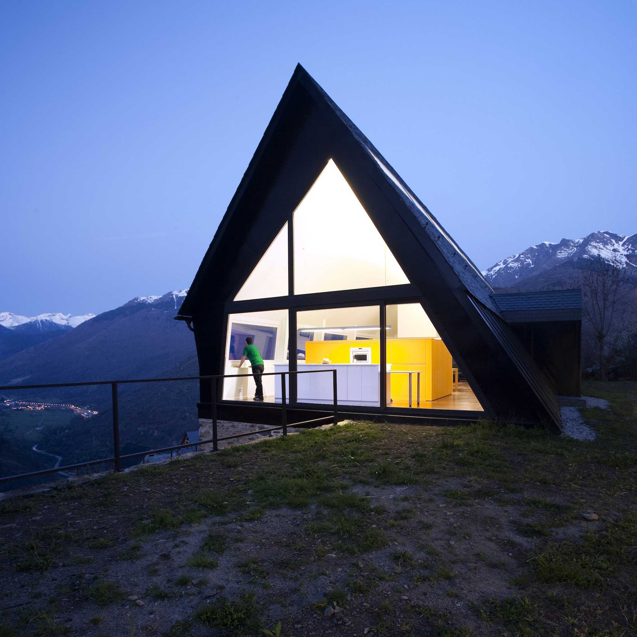 BASCULEZ LA CABANE | Architecture de cabanes, cocons & planques | LIVRE | Anglais | Maison d'édition de design