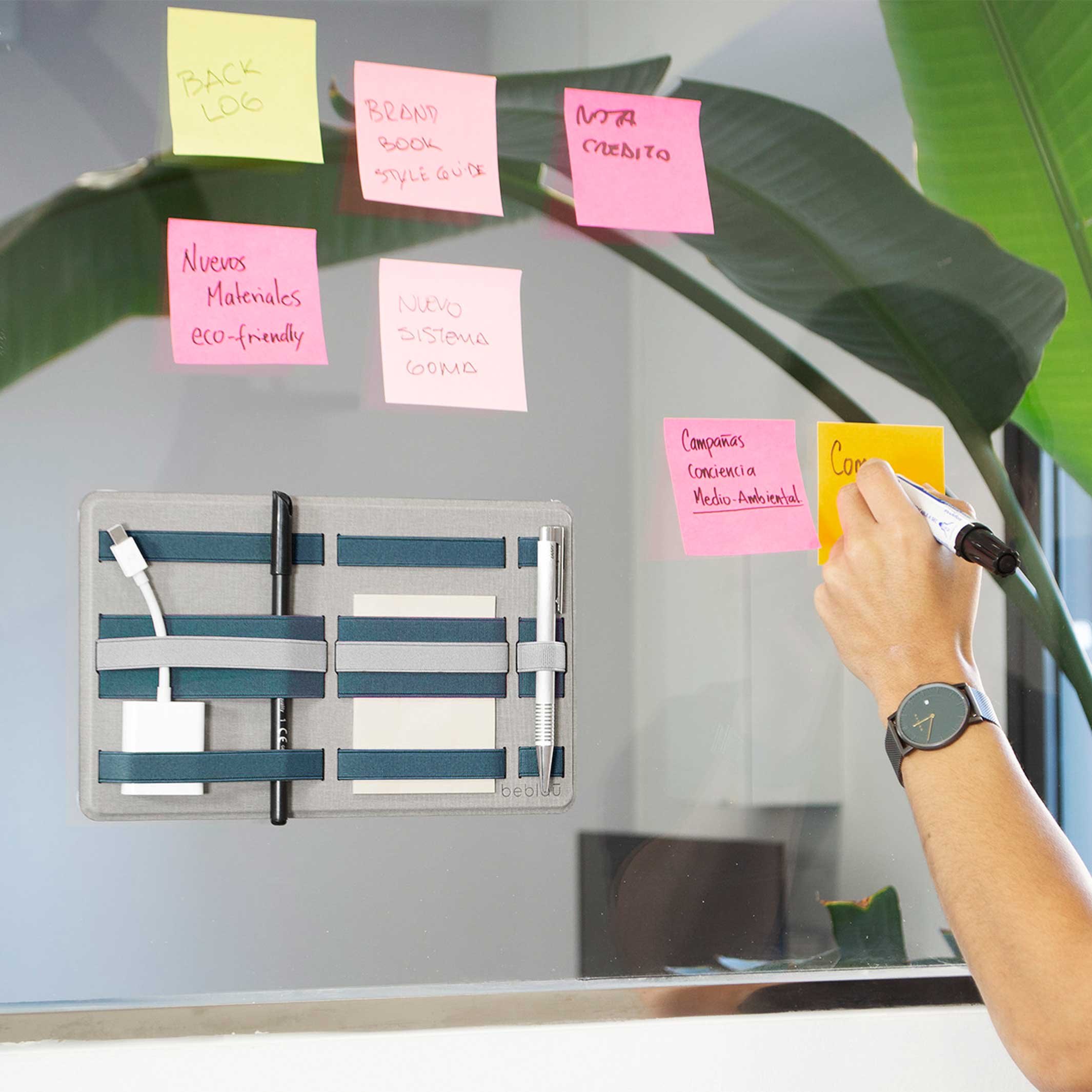 SHIFT PRO | klebbarer Laptop-ORGANIZER | 26x16 cm | beblau