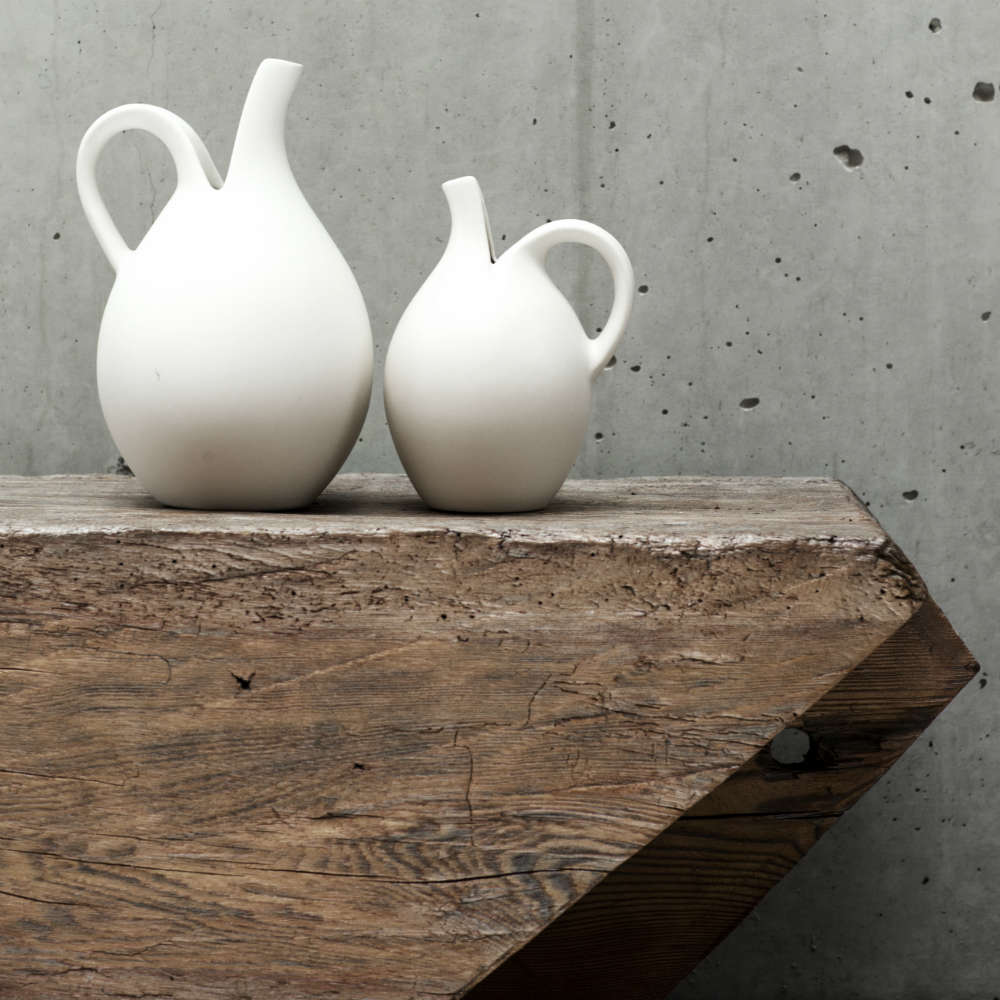 SPALTEKANDEN #64 | gebrochen weisse KARAFFE & VASE | Eva Staehr-Nielsen | Spring Copenhagen