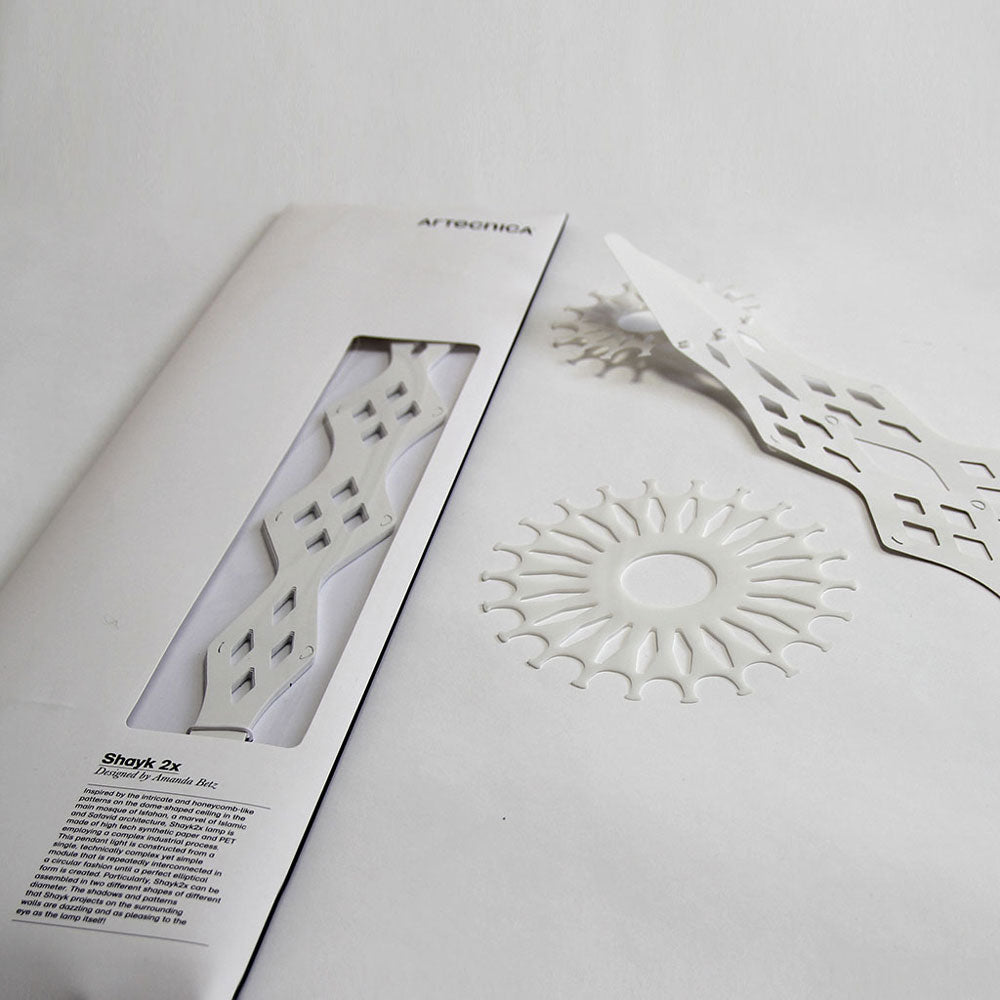 SHAYK2X | Weisser LAMPENSCHIRM | Amanda Betz | Artecnica - Charles & Marie