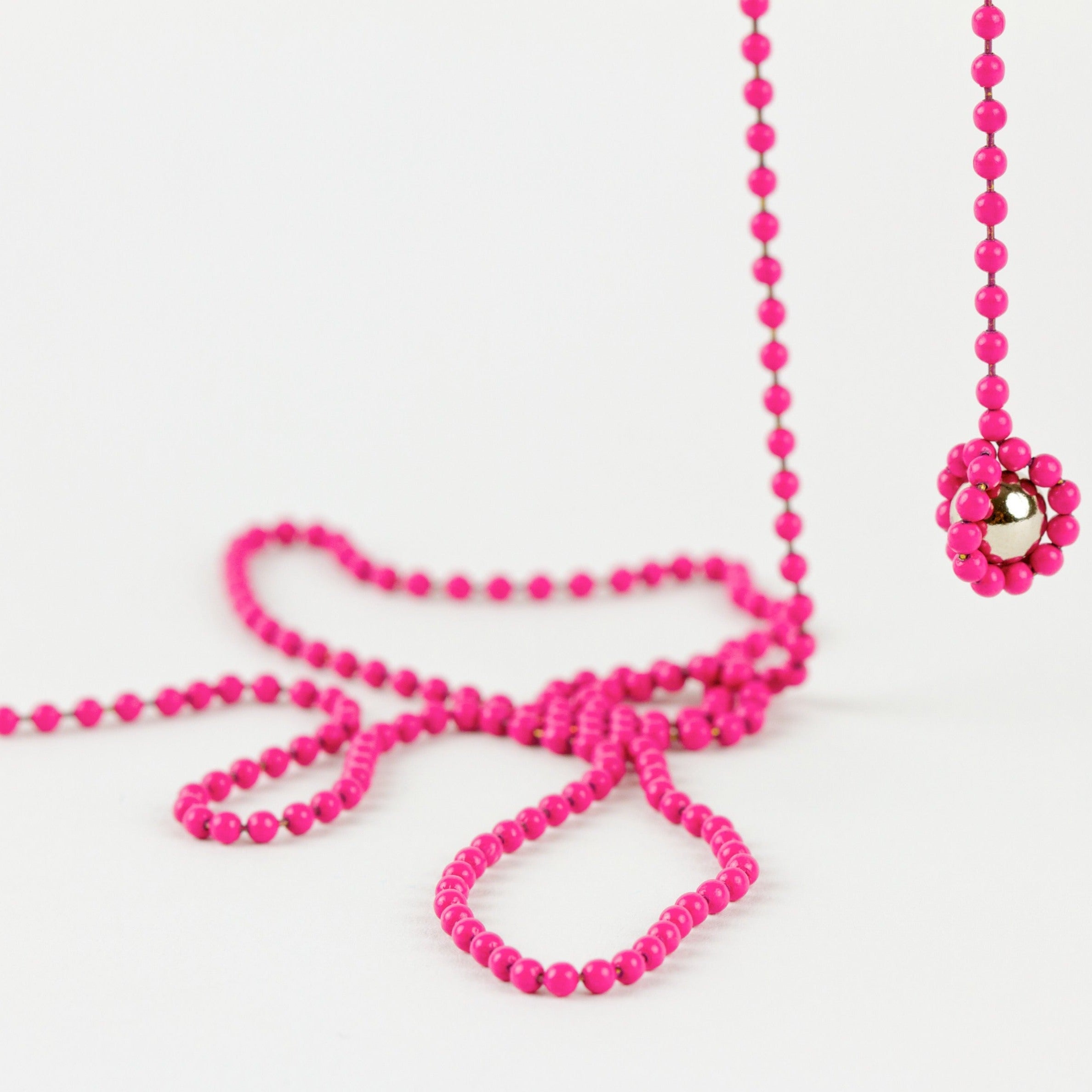 ONU | BIJOUX MAGNÉTIQUES interactifs (couleur unique) | Luis Pons