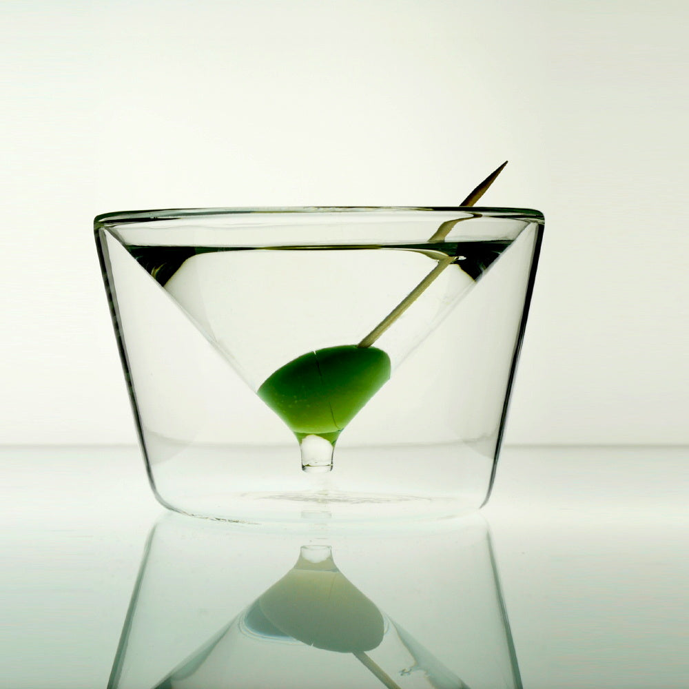 Collection INSIDEOUT | ENSEMBLE DE VERRES À MARTINI | deAMT Alissia Melka-Teichroew | Charles et Marie